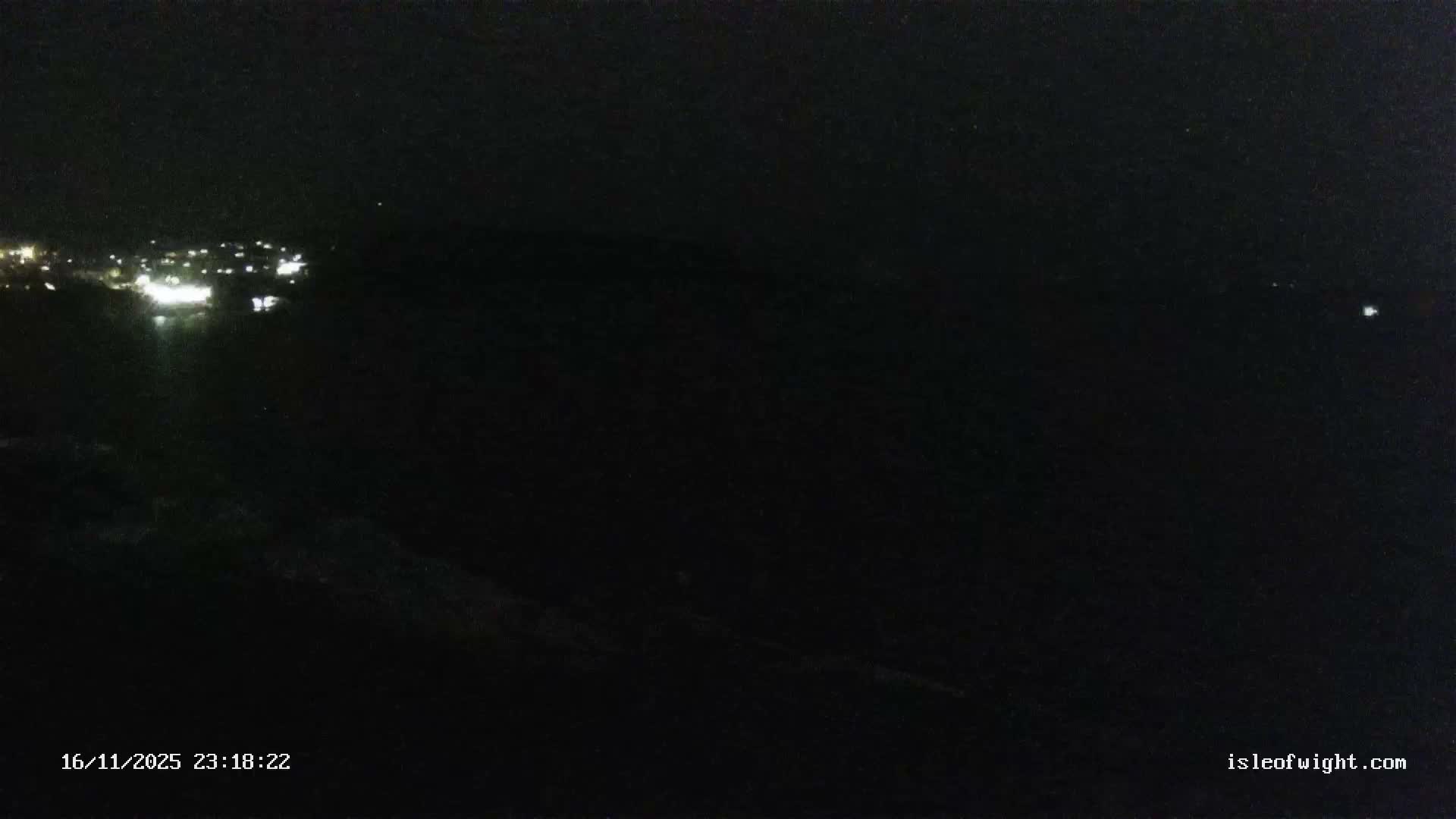 Freshwater, Colwell Bay, Hurst Castle & Hurst Point Lighthouse Live Cam - Freshwater, Isle of Wight, South East, England, United Kingdom