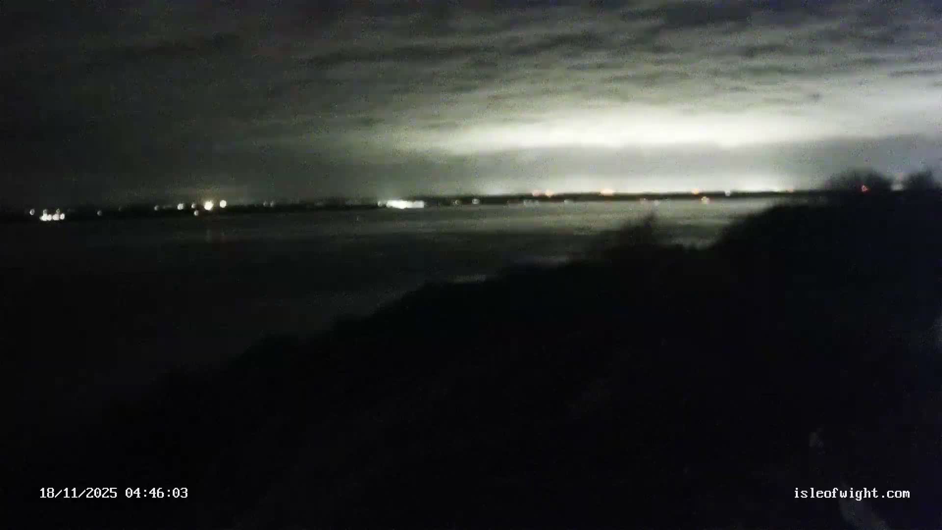 Freshwater, Colwell Bay, Hurst Castle & Hurst Point Lighthouse Live Cam - Freshwater, Isle of Wight, South East, England, United Kingdom