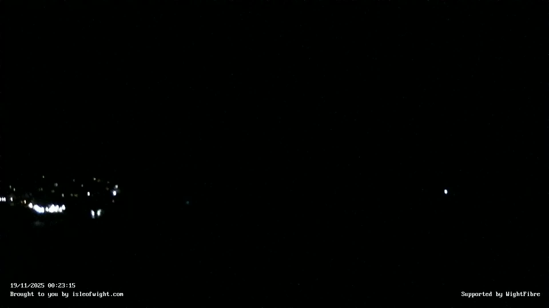 Freshwater, Colwell Bay, Hurst Castle & Hurst Point Lighthouse Live Cam - Freshwater, Isle of Wight, South East, England, United Kingdom