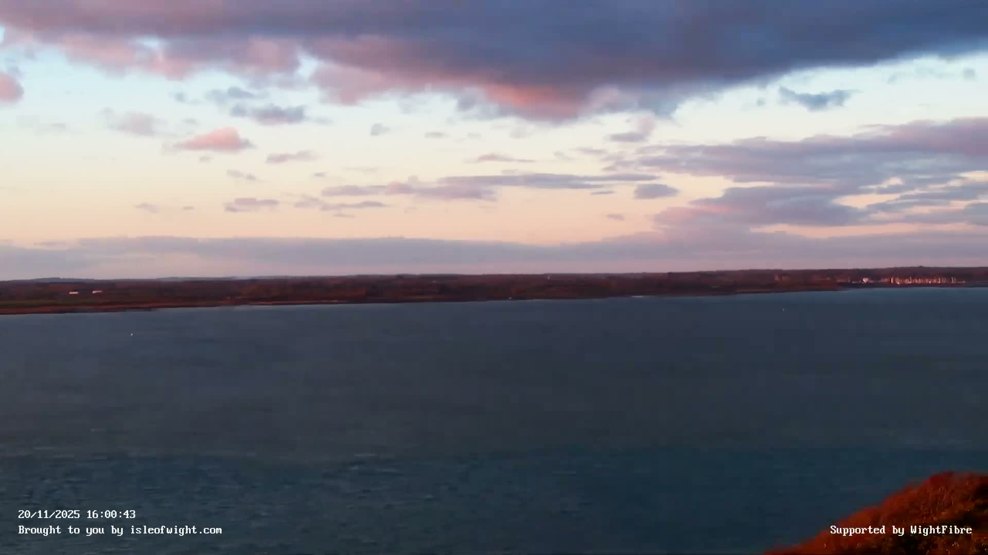 Freshwater, Colwell Bay, Hurst Castle & Hurst Point Lighthouse Live Cam - Freshwater, Isle of Wight, South East, England, United Kingdom