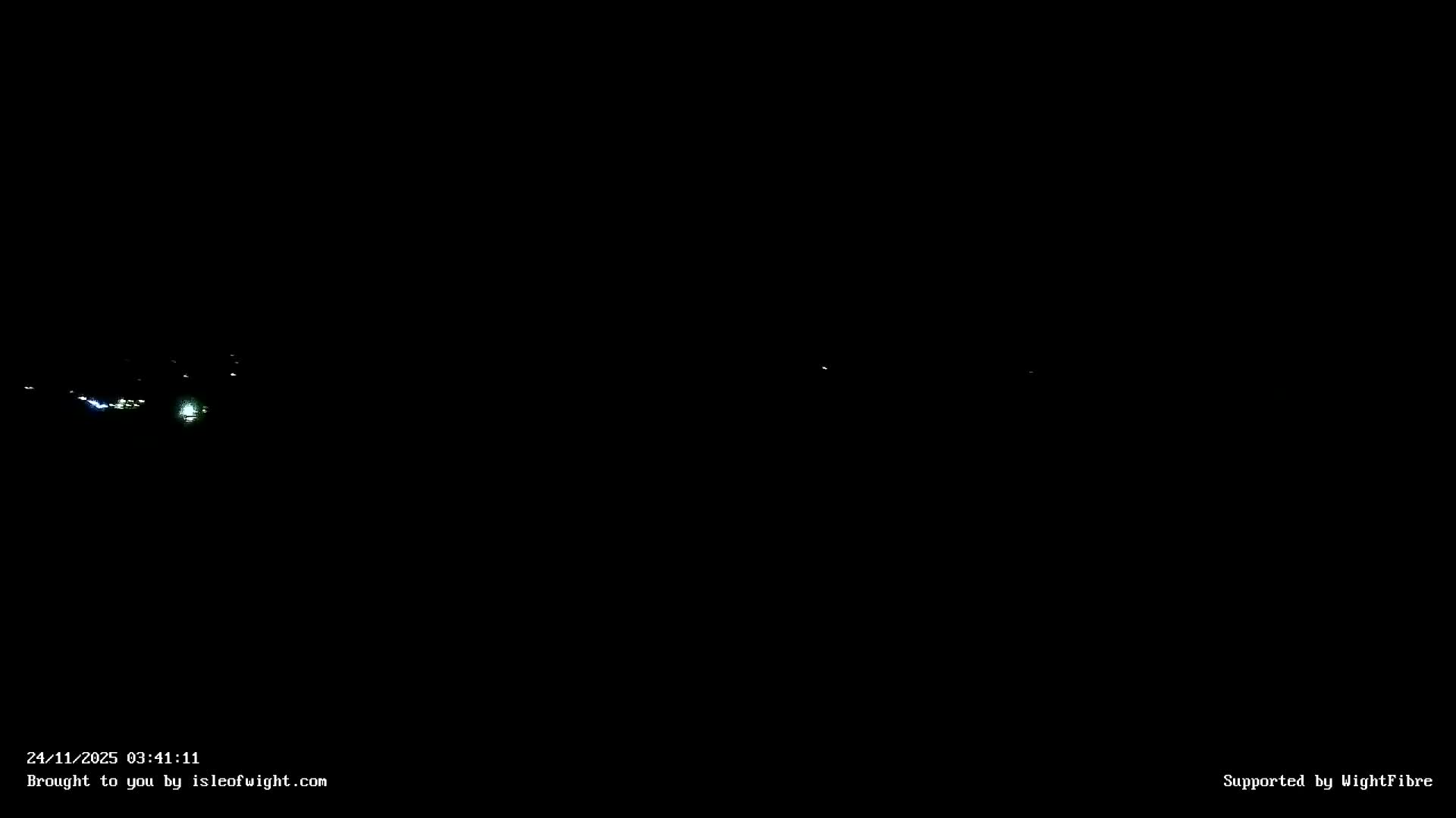 Freshwater, Colwell Bay, Hurst Castle & Hurst Point Lighthouse Live Cam - Freshwater, Isle of Wight, South East, England, United Kingdom