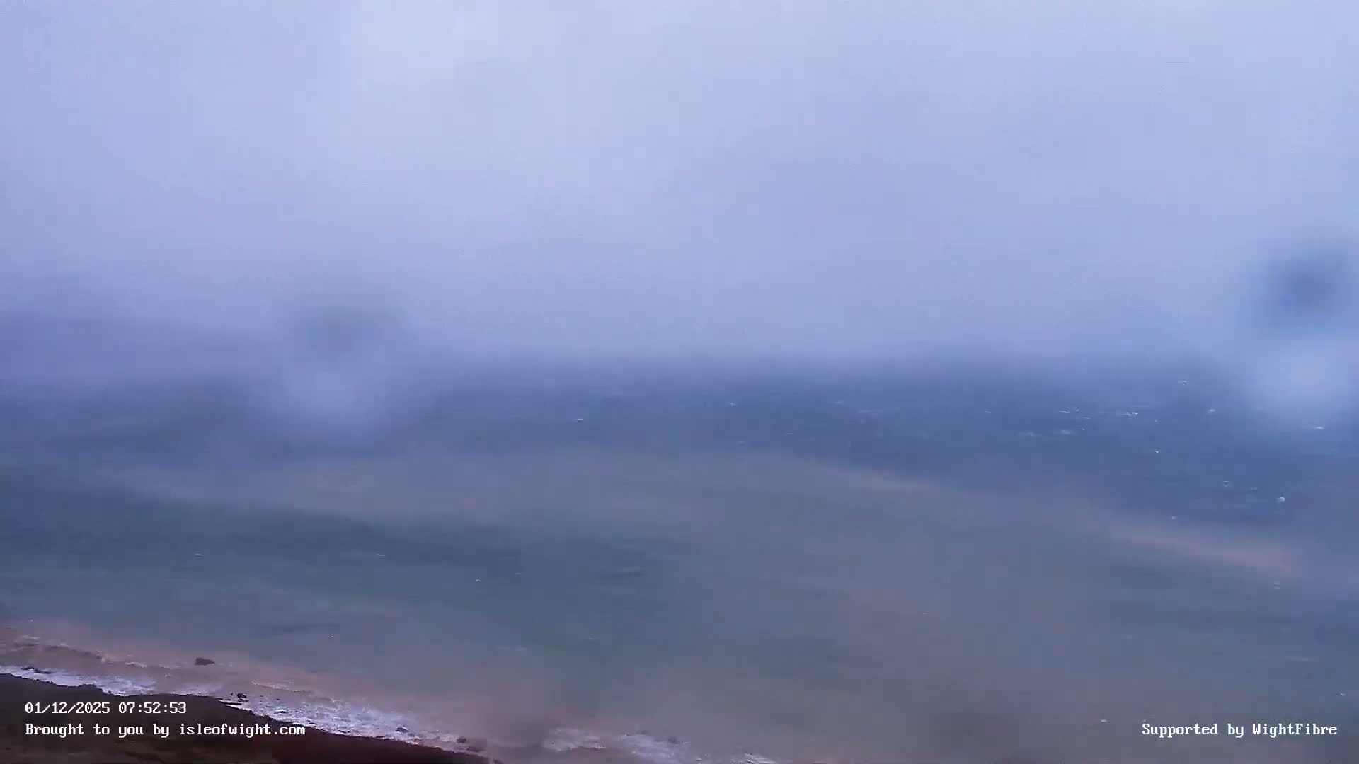 Freshwater, Colwell Bay, Hurst Castle & Hurst Point Lighthouse Live Cam - Freshwater, Isle of Wight, South East, England, United Kingdom