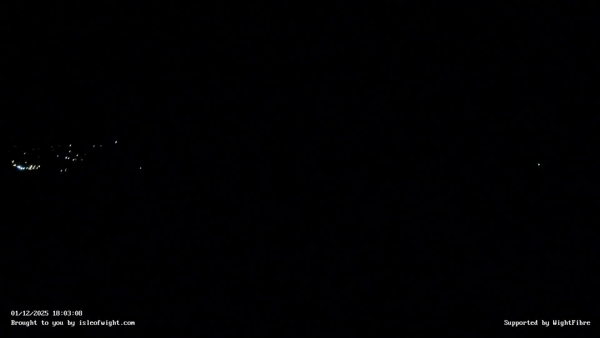 Freshwater, Colwell Bay, Hurst Castle & Hurst Point Lighthouse Live Cam - Freshwater, Isle of Wight, South East, England, United Kingdom