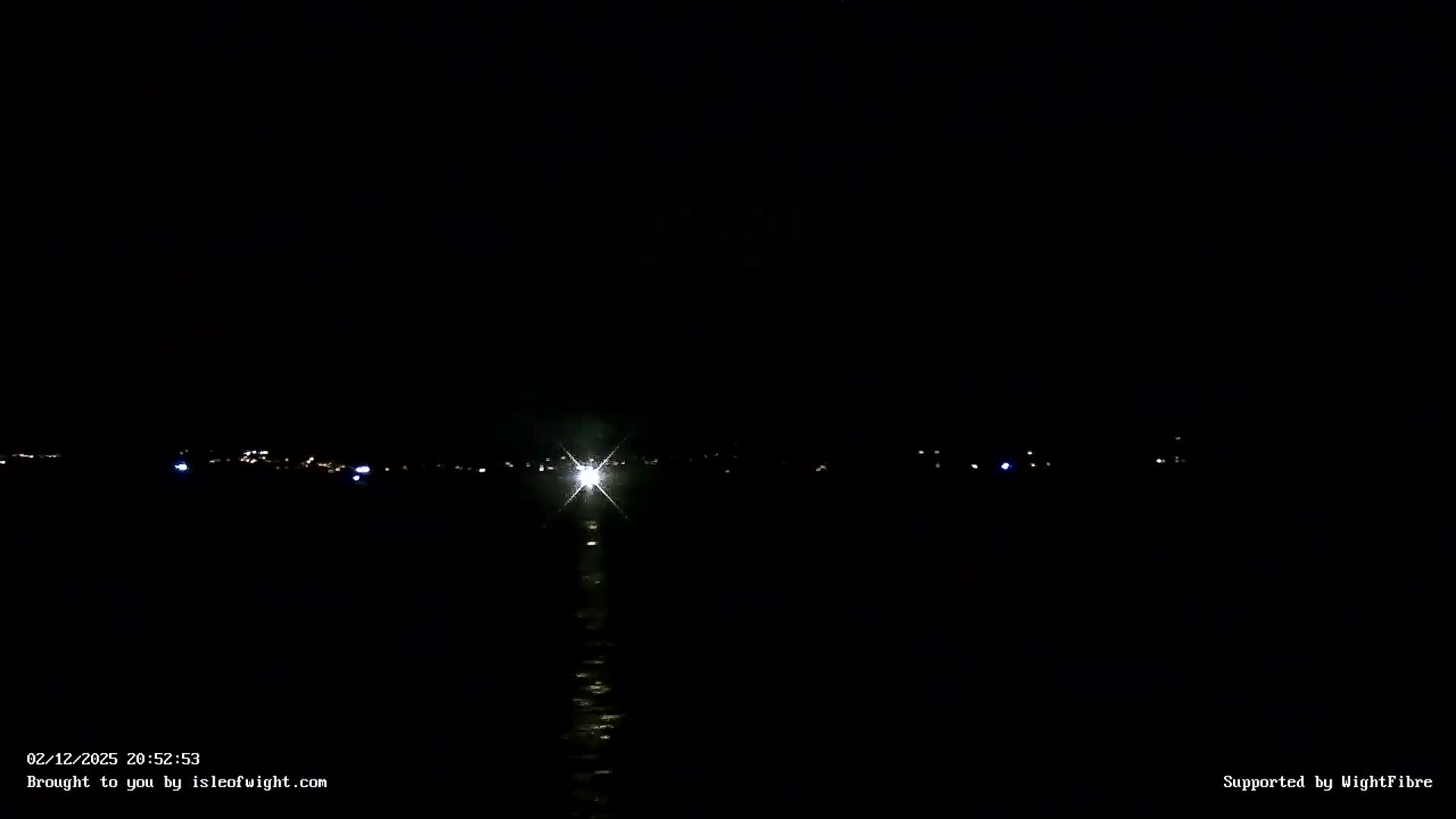 Freshwater, Colwell Bay, Hurst Castle & Hurst Point Lighthouse Live Cam - Freshwater, Isle of Wight, South East, England, United Kingdom