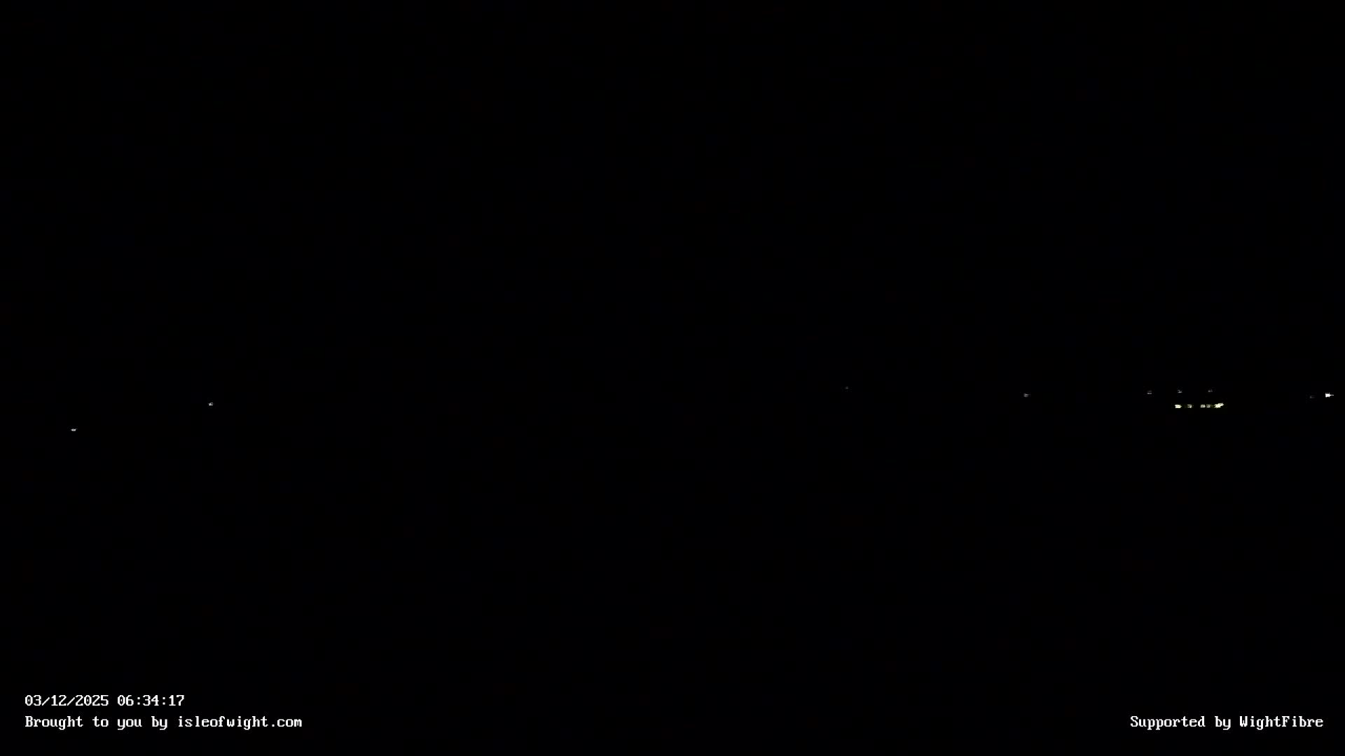 Freshwater, Colwell Bay, Hurst Castle & Hurst Point Lighthouse Live Cam - Freshwater, Isle of Wight, South East, England, United Kingdom