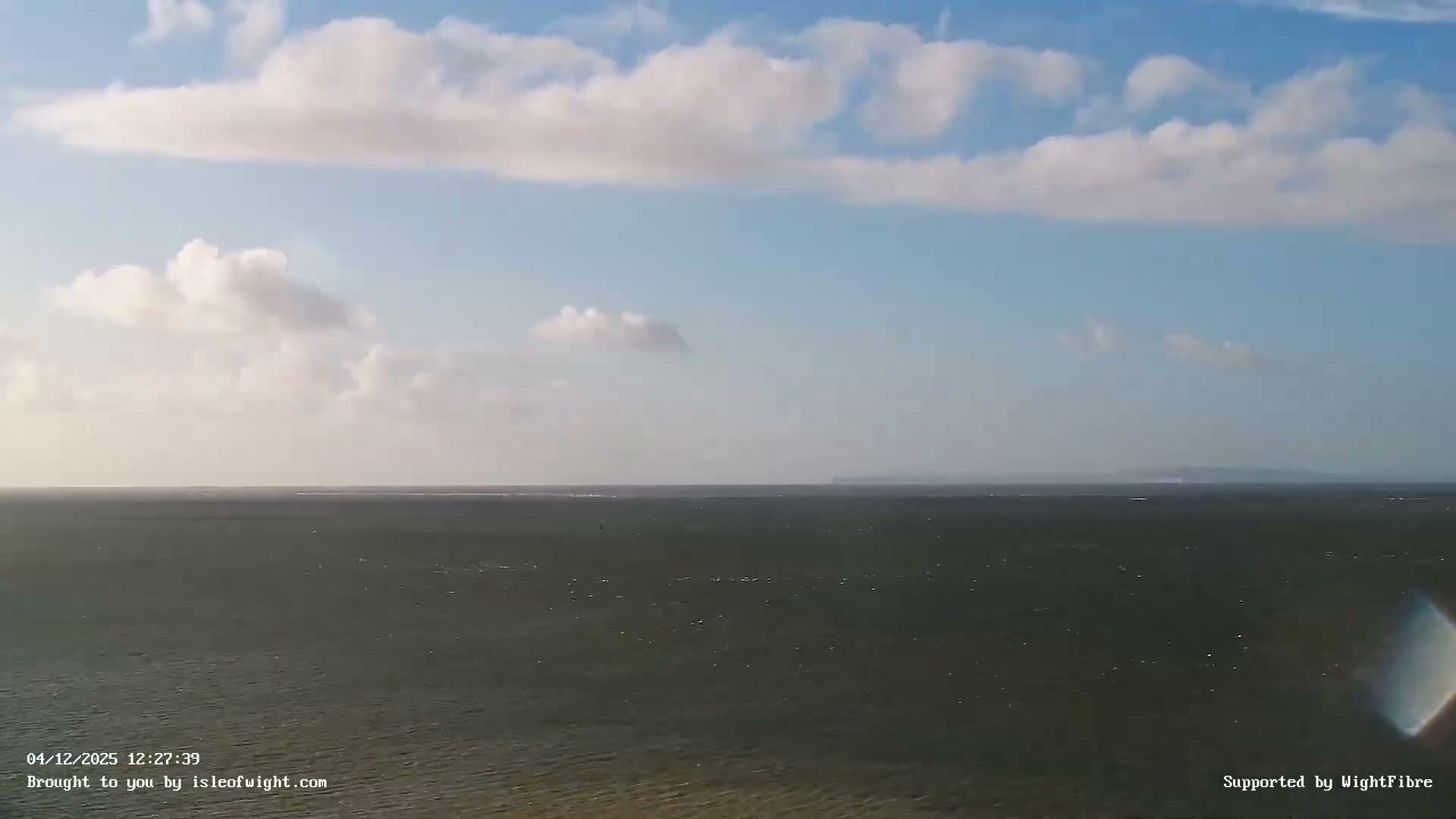 Freshwater, Colwell Bay, Hurst Castle & Hurst Point Lighthouse Live Cam - Freshwater, Isle of Wight, South East, England, United Kingdom