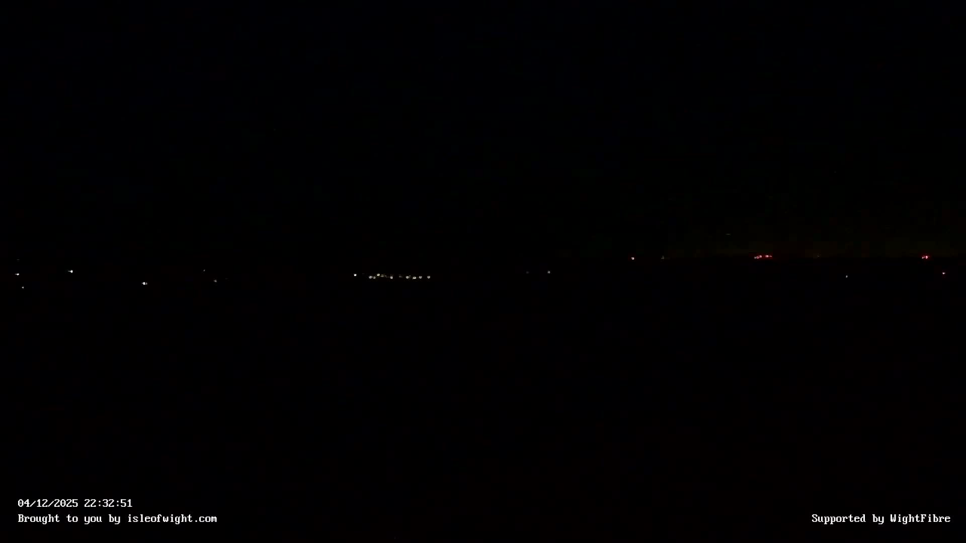 Freshwater, Colwell Bay, Hurst Castle & Hurst Point Lighthouse Live Cam - Freshwater, Isle of Wight, South East, England, United Kingdom