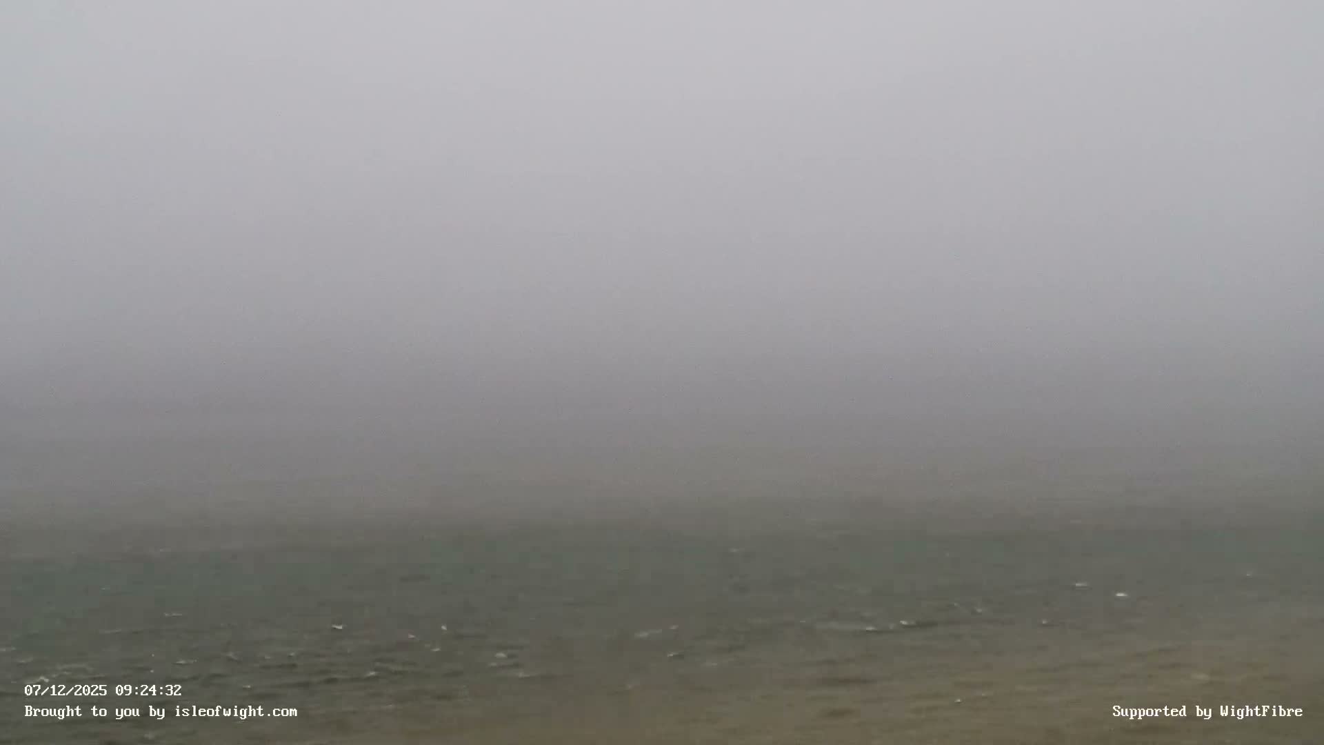 Freshwater, Colwell Bay, Hurst Castle & Hurst Point Lighthouse Live Cam - Freshwater, Isle of Wight, South East, England, United Kingdom