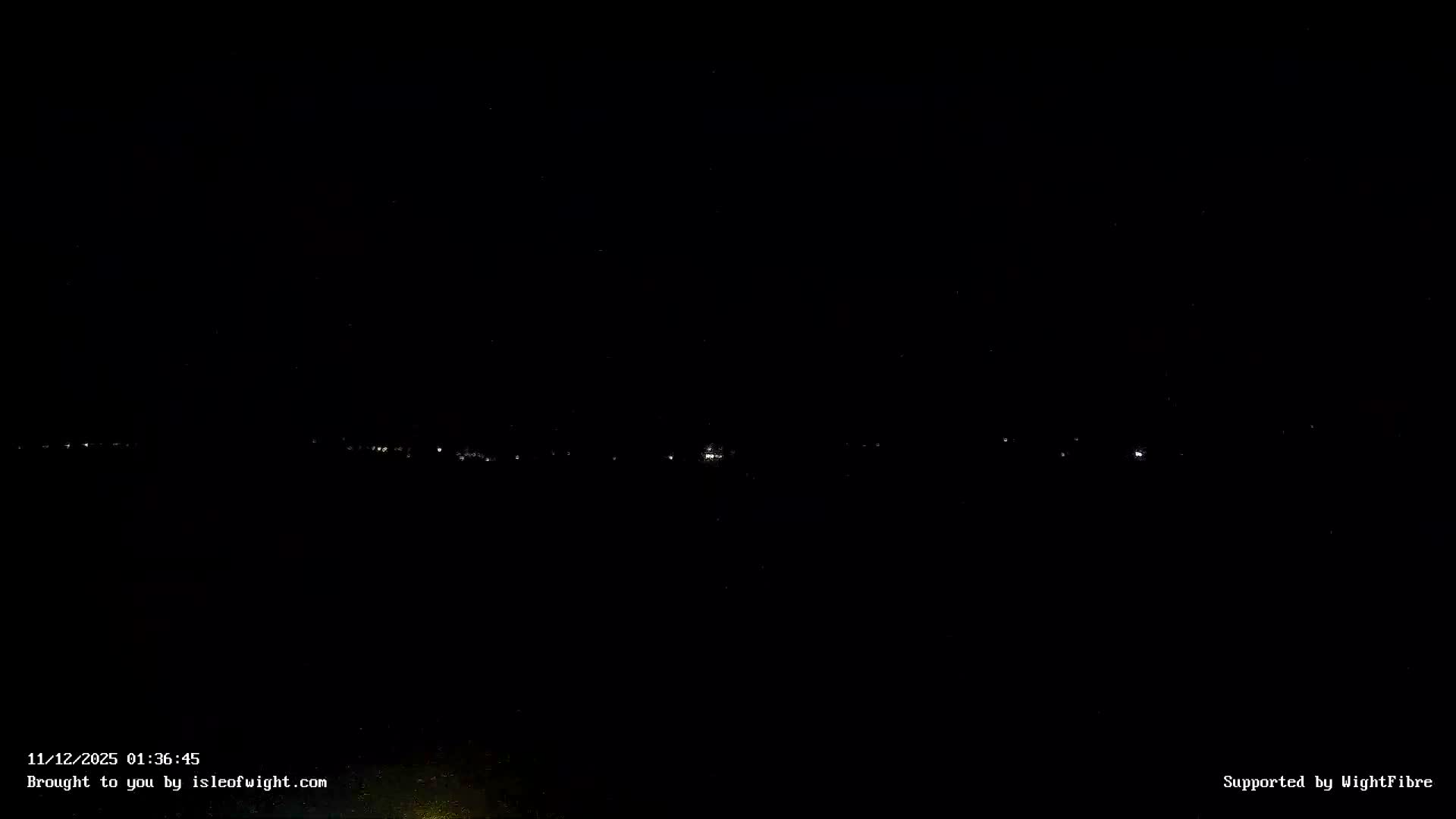 Freshwater, Colwell Bay, Hurst Castle & Hurst Point Lighthouse Live Cam - Freshwater, Isle of Wight, South East, England, United Kingdom