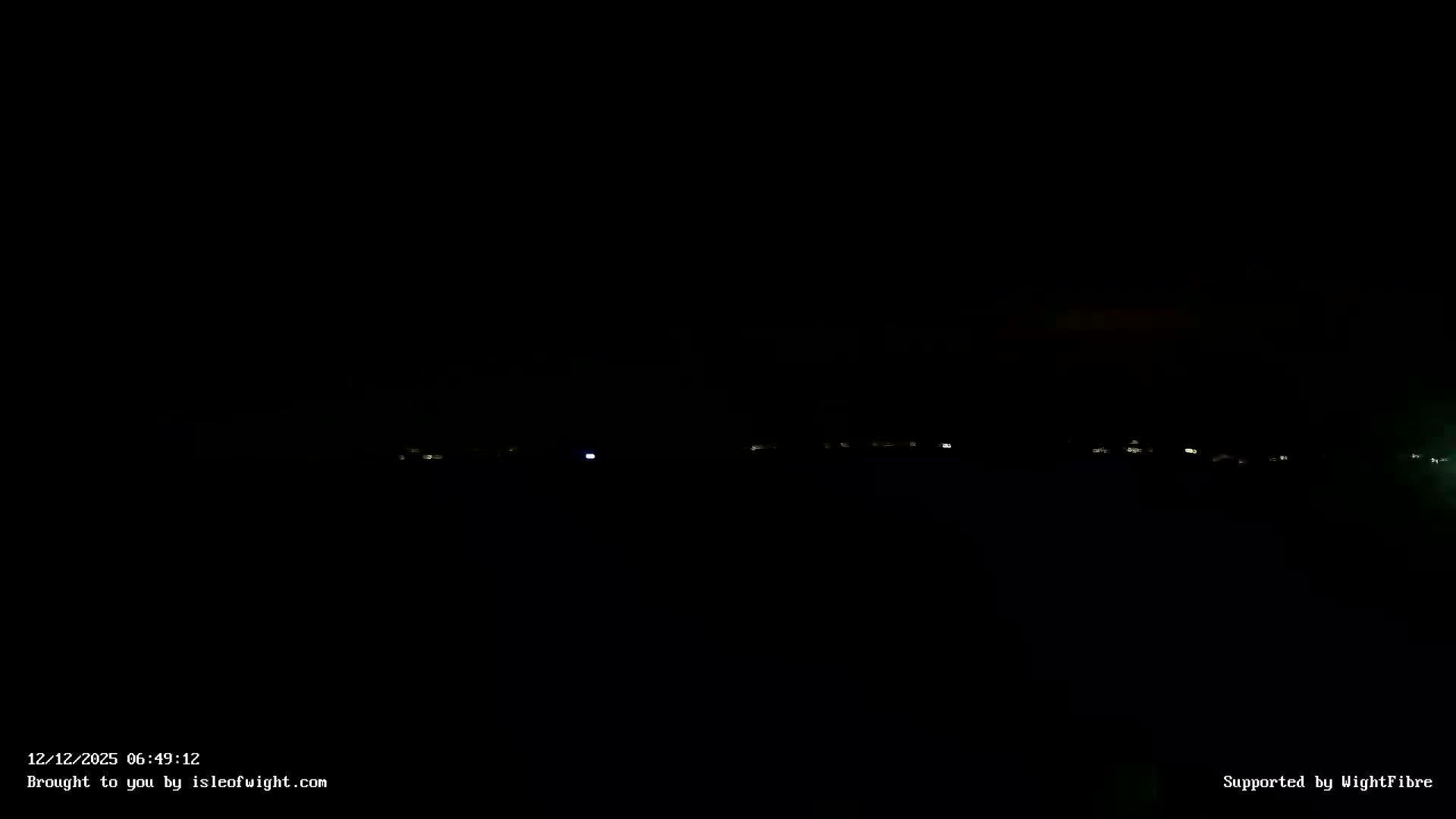 Freshwater, Colwell Bay, Hurst Castle & Hurst Point Lighthouse Live Cam - Freshwater, Isle of Wight, South East, England, United Kingdom