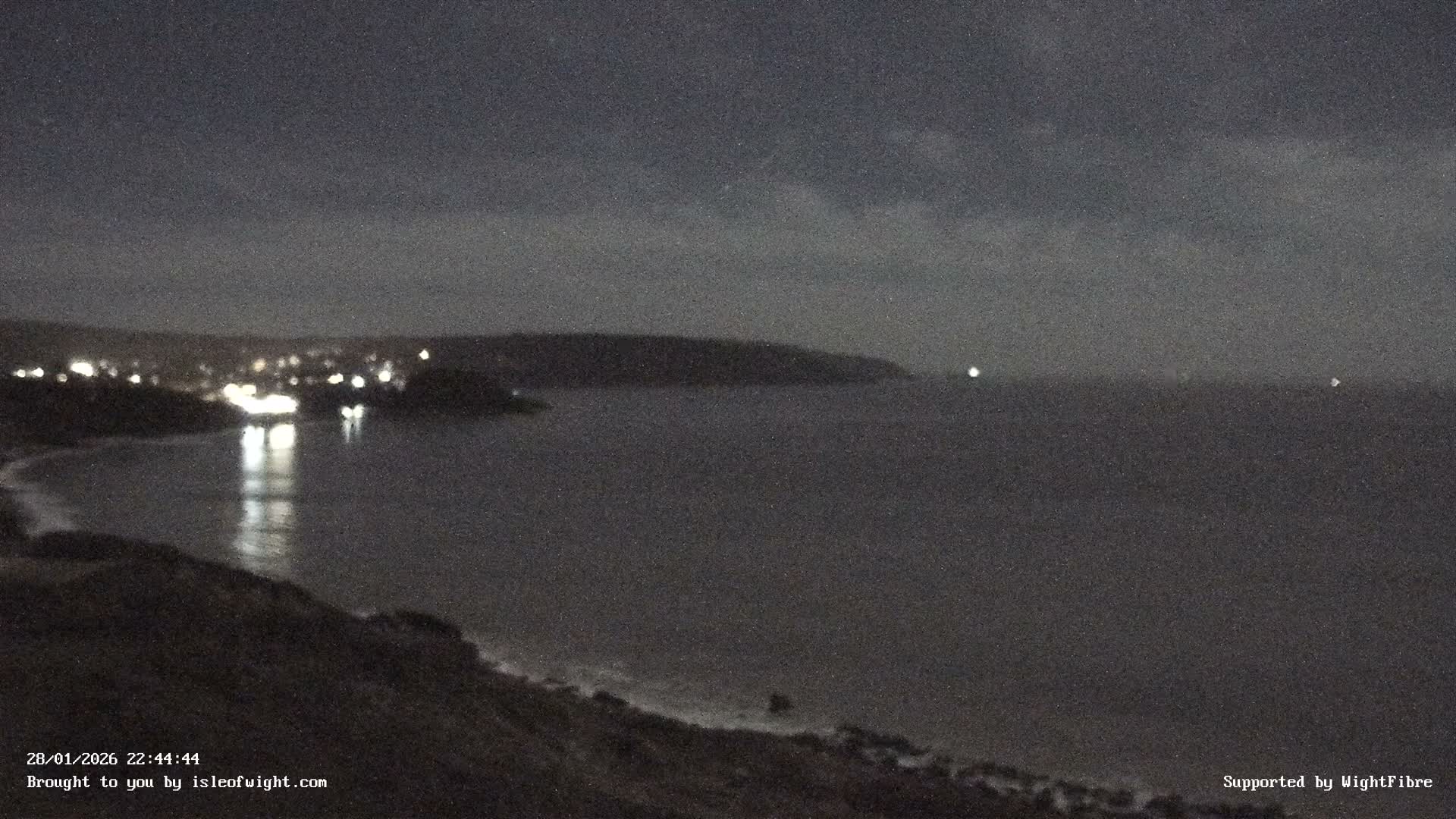 Freshwater, Colwell Bay, Hurst Castle & Hurst Point Lighthouse Live Cam - Freshwater, Isle of Wight, South East, England, United Kingdom