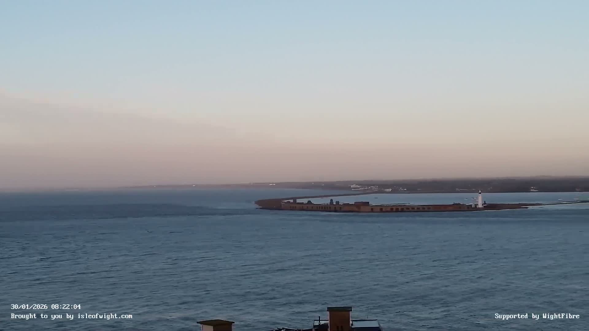 Freshwater, Colwell Bay, Hurst Castle & Hurst Point Lighthouse Live Cam - Freshwater, Isle of Wight, South East, England, United Kingdom