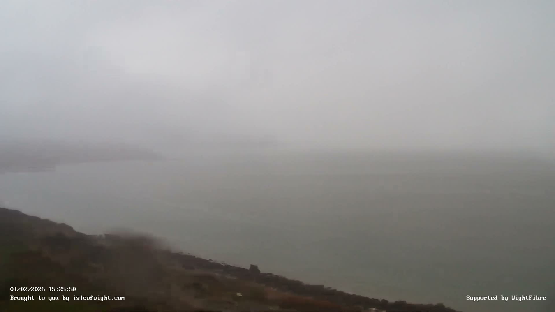 Freshwater, Colwell Bay, Hurst Castle & Hurst Point Lighthouse Live Cam - Freshwater, Isle of Wight, South East, England, United Kingdom
