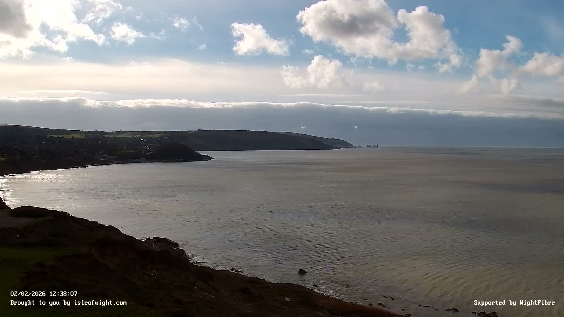Freshwater, Colwell Bay, Hurst Castle & Hurst Point Lighthouse Live Cam - Freshwater, Isle of Wight, South East, England, United Kingdom