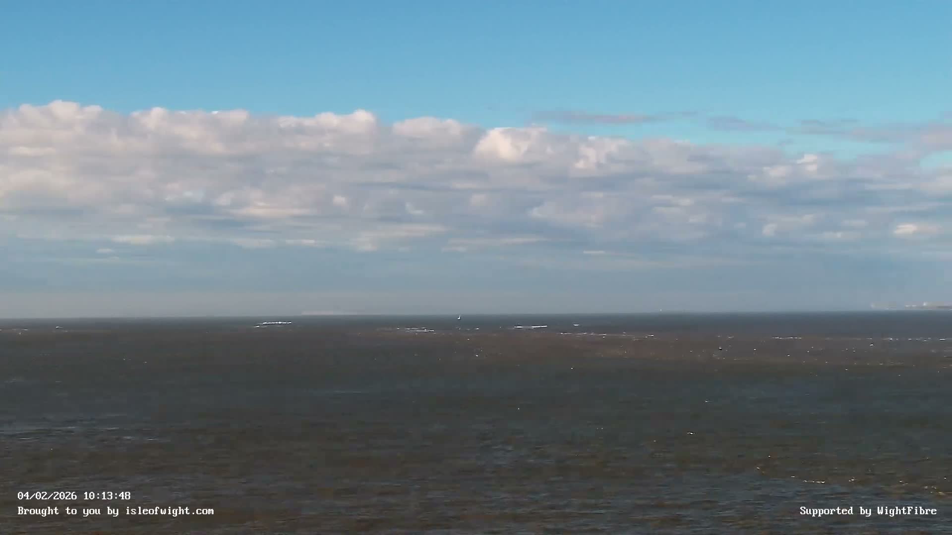Freshwater, Colwell Bay, Hurst Castle & Hurst Point Lighthouse Live Cam - Freshwater, Isle of Wight, South East, England, United Kingdom