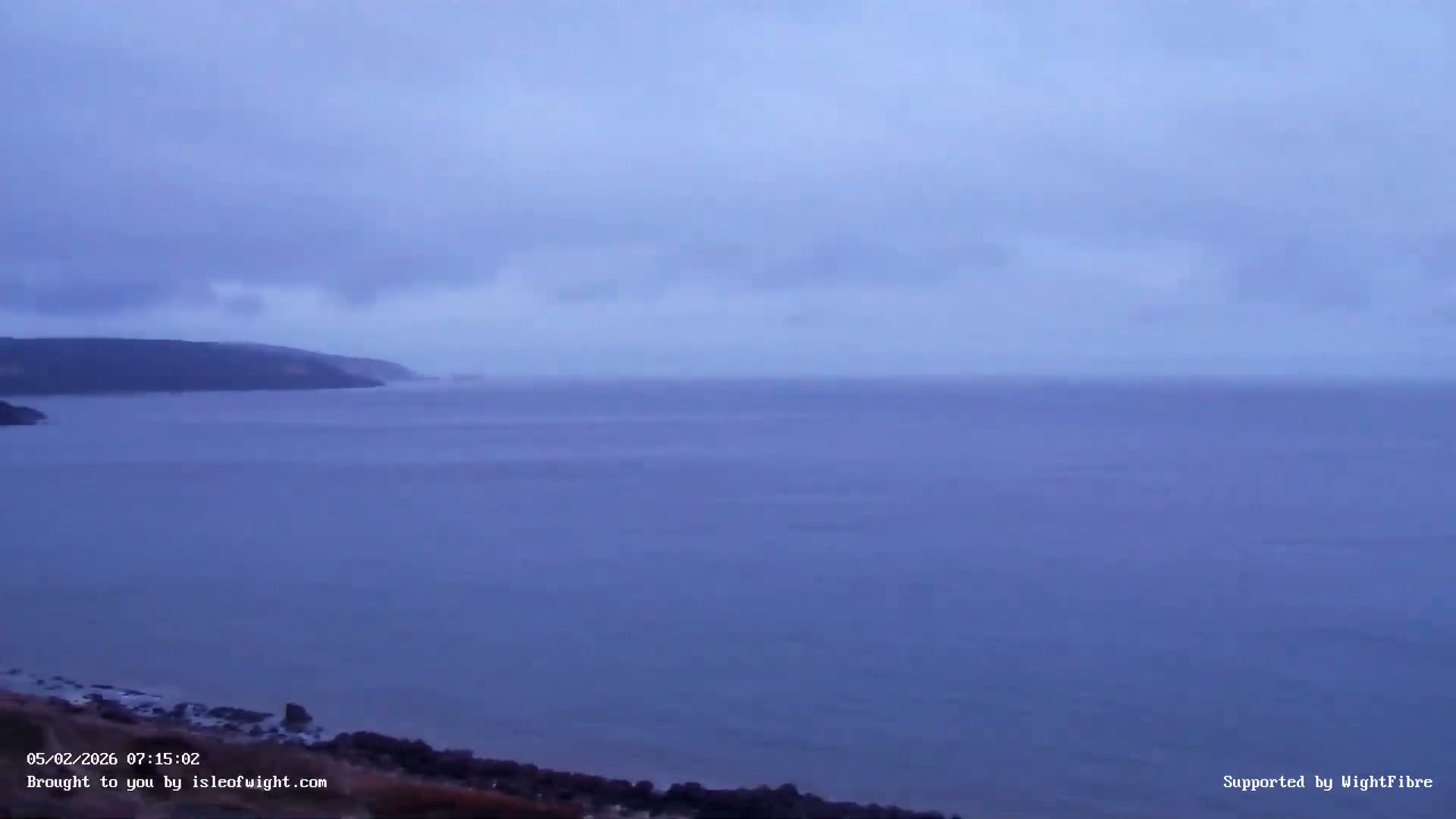 Freshwater, Colwell Bay, Hurst Castle & Hurst Point Lighthouse Live Cam - Freshwater, Isle of Wight, South East, England, United Kingdom