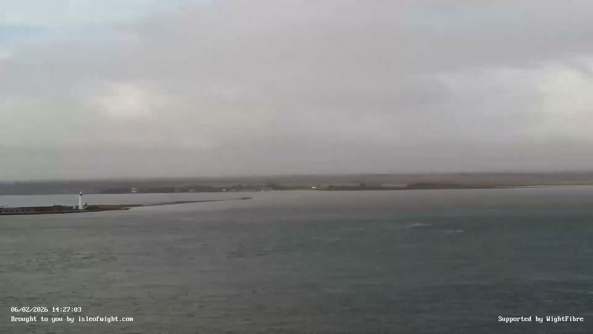 Freshwater, Colwell Bay, Hurst Castle & Hurst Point Lighthouse Live Cam - Freshwater, Isle of Wight, South East, England, United Kingdom