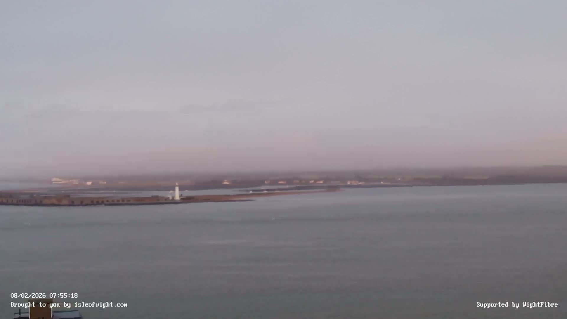 Freshwater, Colwell Bay, Hurst Castle & Hurst Point Lighthouse Live Cam - Freshwater, Isle of Wight, South East, England, United Kingdom