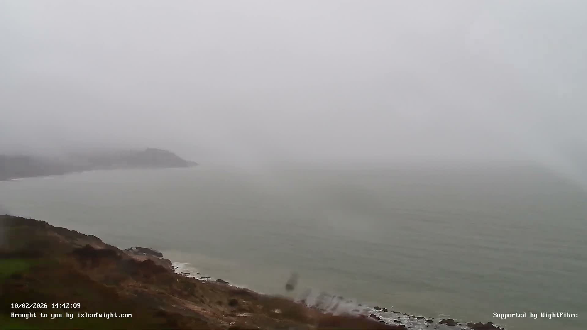 Freshwater, Colwell Bay, Hurst Castle & Hurst Point Lighthouse Live Cam - Freshwater, Isle of Wight, South East, England, United Kingdom