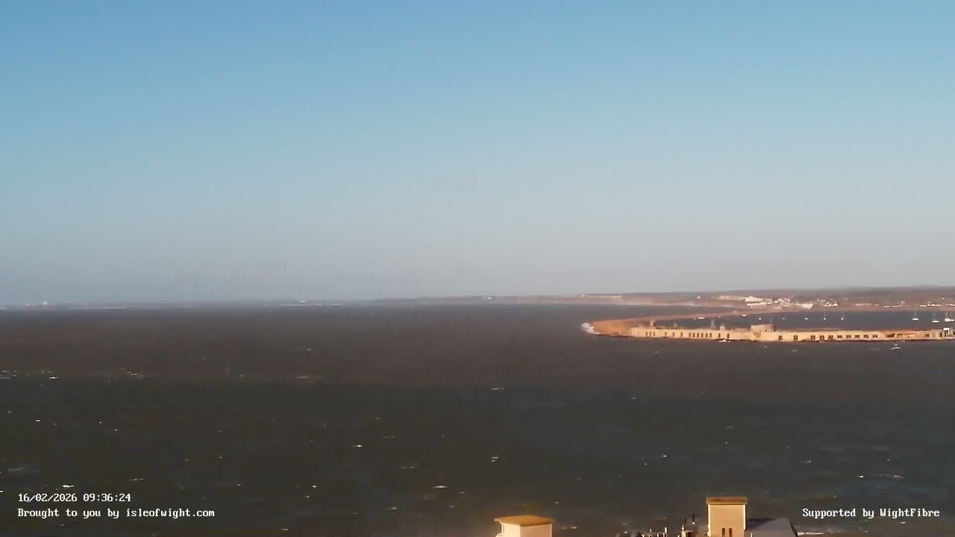 Freshwater, Colwell Bay, Hurst Castle & Hurst Point Lighthouse Live Cam - Freshwater, Isle of Wight, South East, England, United Kingdom