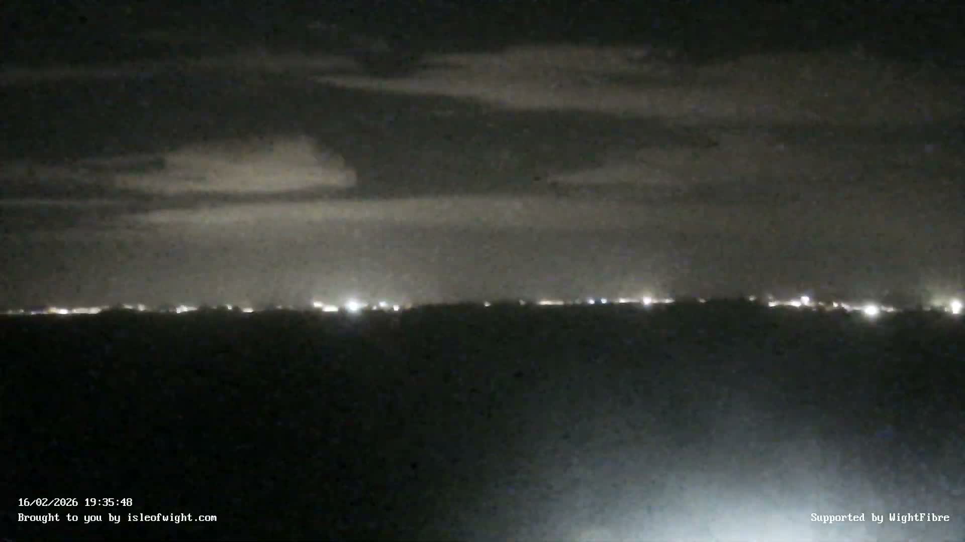 Freshwater, Colwell Bay, Hurst Castle & Hurst Point Lighthouse Live Cam - Freshwater, Isle of Wight, South East, England, United Kingdom