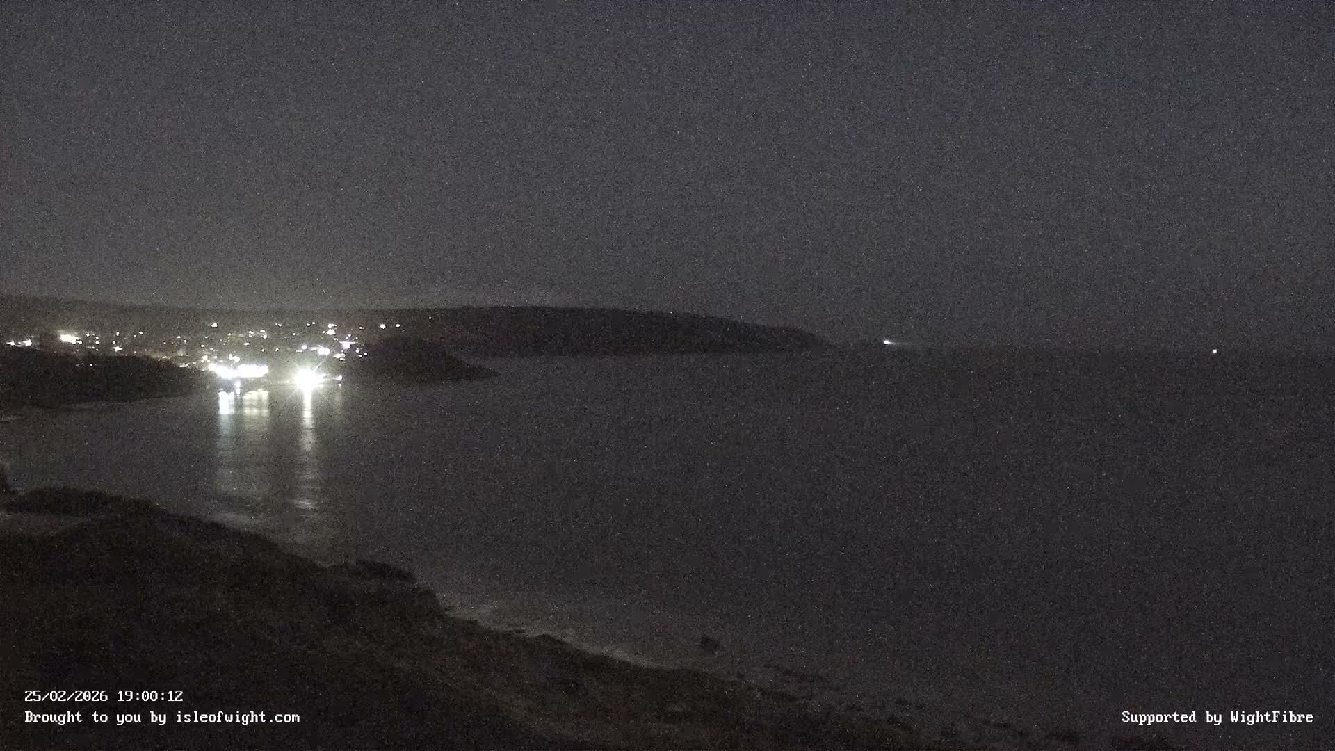 Freshwater, Colwell Bay, Hurst Castle & Hurst Point Lighthouse Live Cam - Freshwater, Isle of Wight, South East, England, United Kingdom