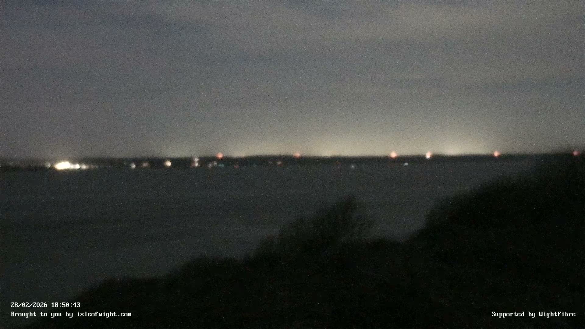 Freshwater, Colwell Bay, Hurst Castle & Hurst Point Lighthouse Live Cam - Freshwater, Isle of Wight, South East, England, United Kingdom