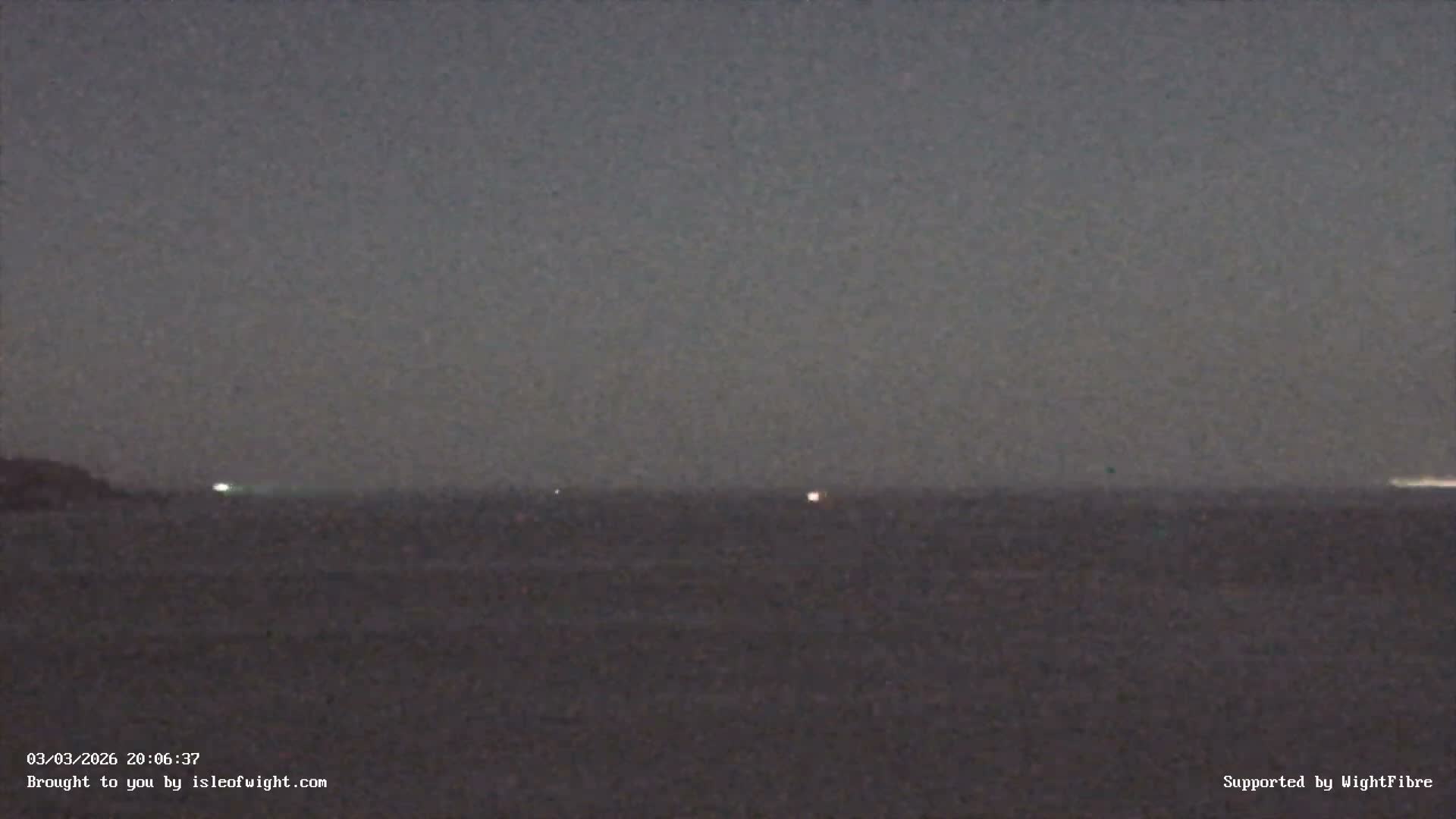 Freshwater, Colwell Bay, Hurst Castle & Hurst Point Lighthouse Live Cam - Freshwater, Isle of Wight, South East, England, United Kingdom