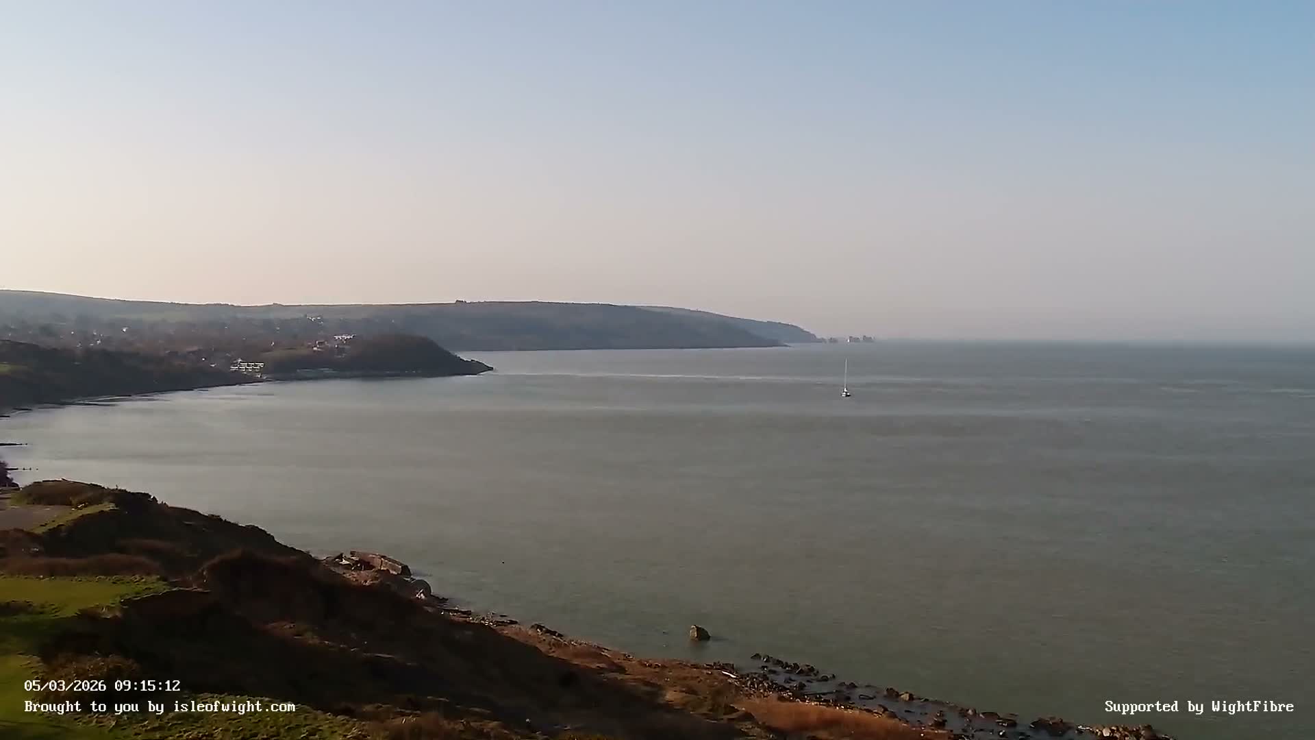 Freshwater, Colwell Bay, Hurst Castle & Hurst Point Lighthouse Live Cam - Freshwater, Isle of Wight, South East, England, United Kingdom