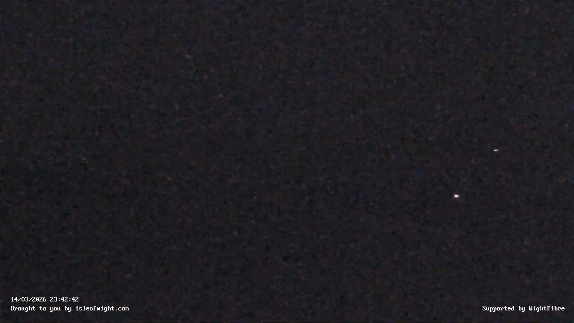 Freshwater, Colwell Bay, Hurst Castle & Hurst Point Lighthouse Live Cam - Freshwater, Isle of Wight, South East, England, United Kingdom