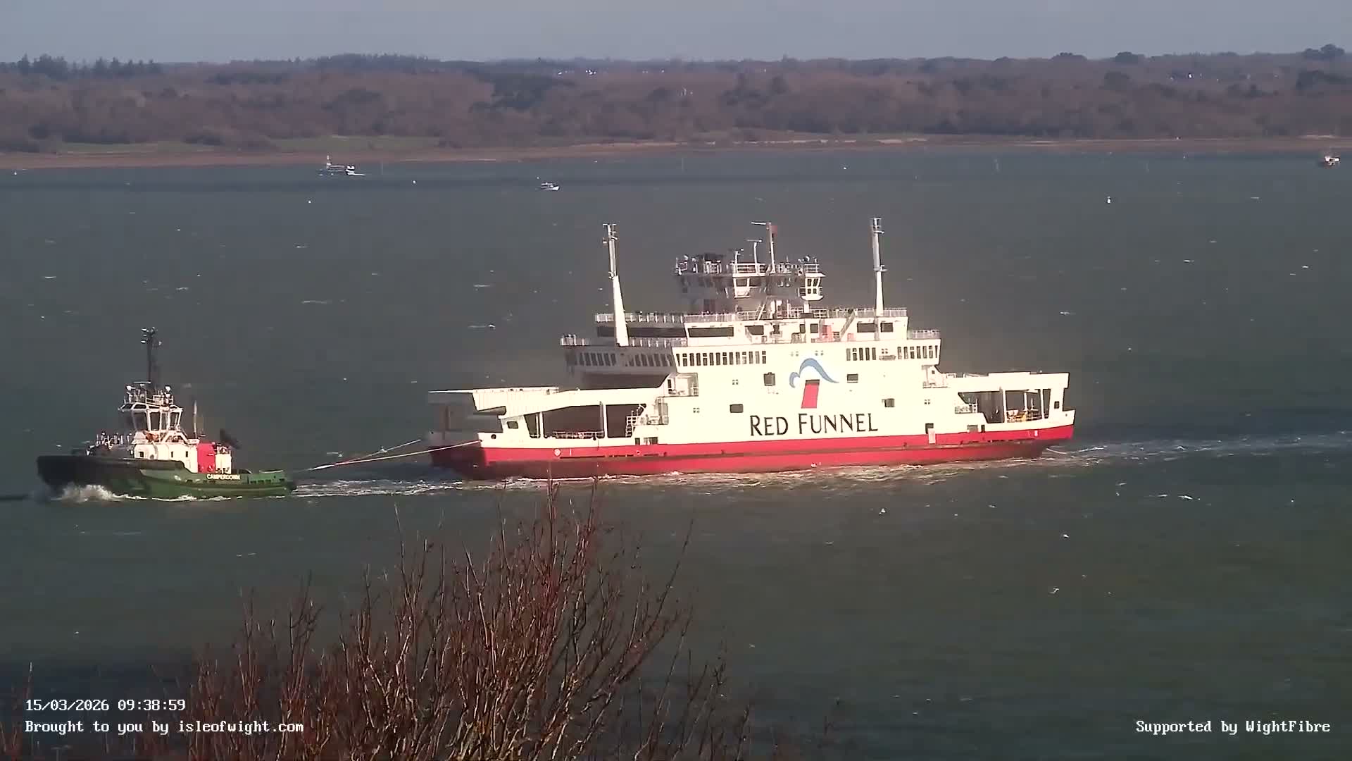 Freshwater, Colwell Bay, Hurst Castle & Hurst Point Lighthouse Live Cam - Freshwater, Isle of Wight, South East, England, United Kingdom