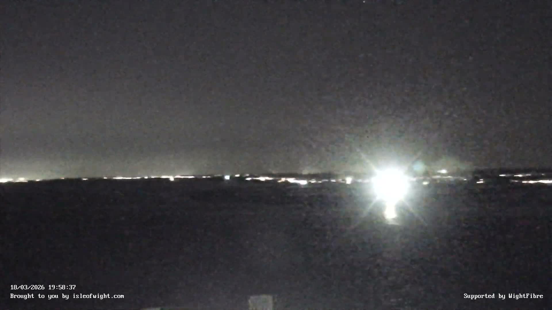 Freshwater, Colwell Bay, Hurst Castle & Hurst Point Lighthouse Live Cam - Freshwater, Isle of Wight, South East, England, United Kingdom