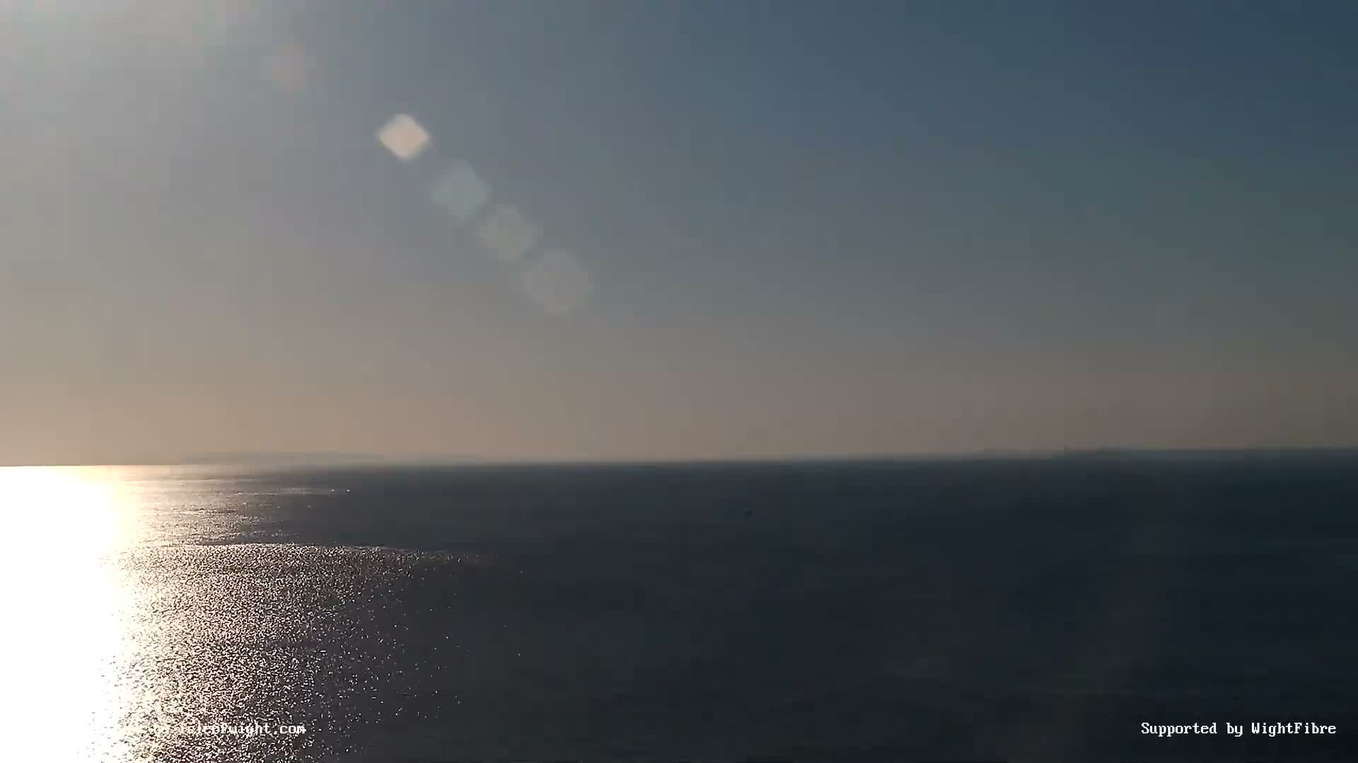 Freshwater, Colwell Bay, Hurst Castle & Hurst Point Lighthouse Live Cam - Freshwater, Isle of Wight, South East, England, United Kingdom
