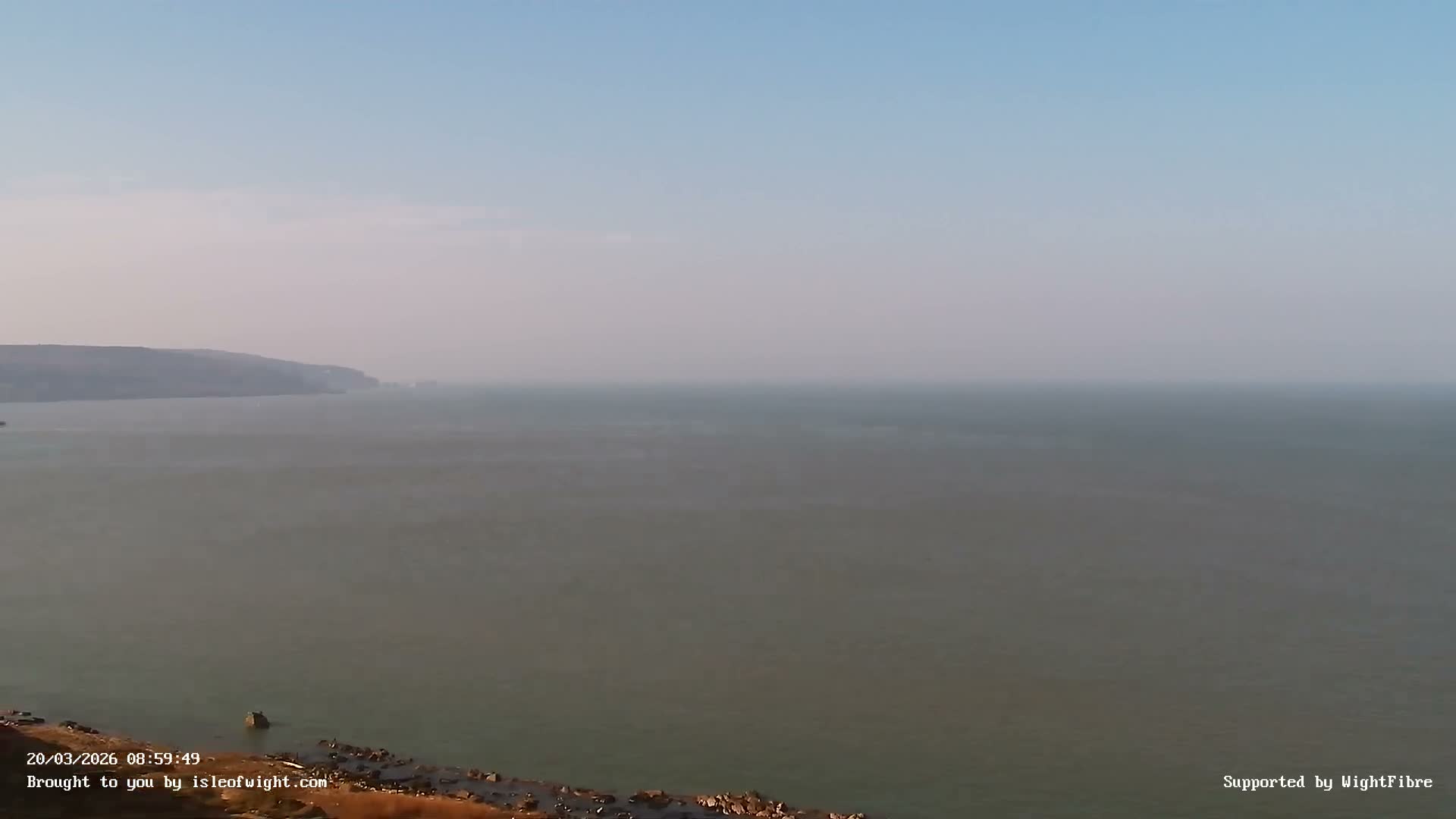 Freshwater, Colwell Bay, Hurst Castle & Hurst Point Lighthouse Live Cam - Freshwater, Isle of Wight, South East, England, United Kingdom