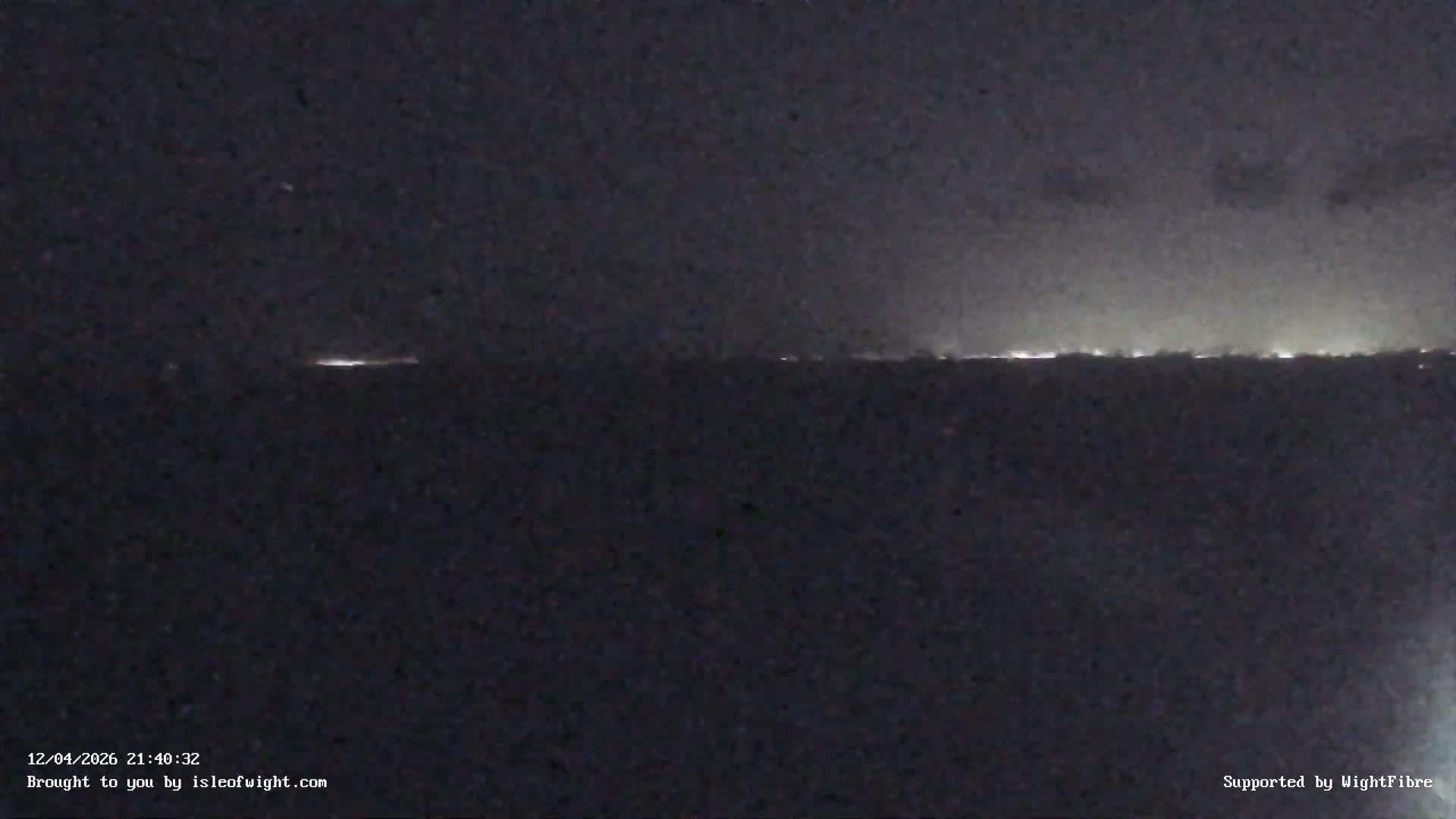 Freshwater, Colwell Bay, Hurst Castle & Hurst Point Lighthouse Live Cam - Freshwater, Isle of Wight, South East, England, United Kingdom