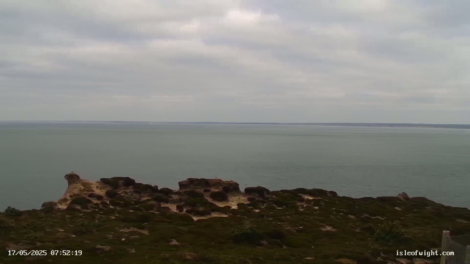 The Needles Isle of Wight & England Mainland View From Alum Bay Live Cam - Totland, Isle of Wight, South East, England, United Kingdom