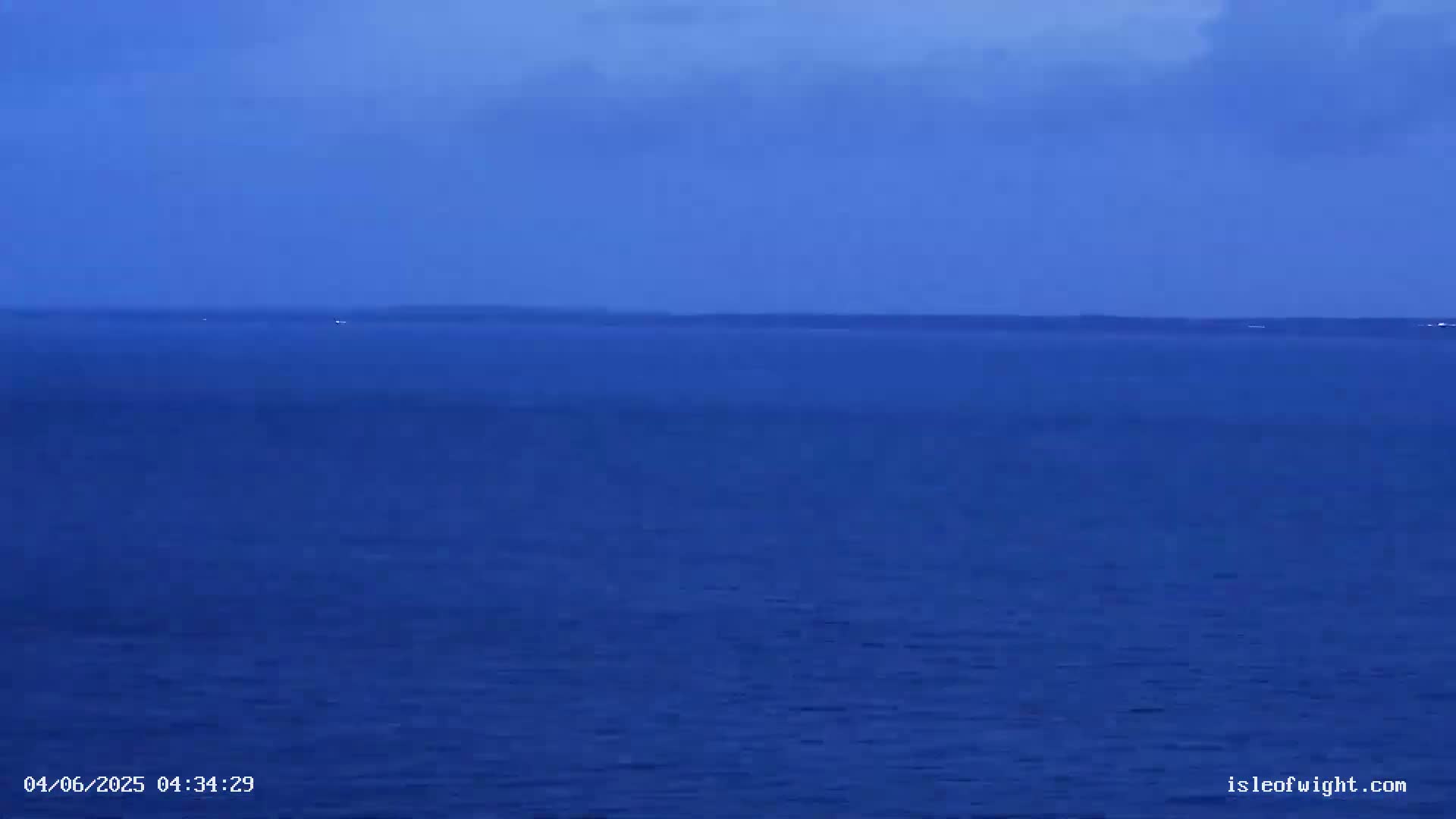 The Needles Isle of Wight & England Mainland View From Alum Bay Live Cam - Totland, Isle of Wight, South East, England, United Kingdom