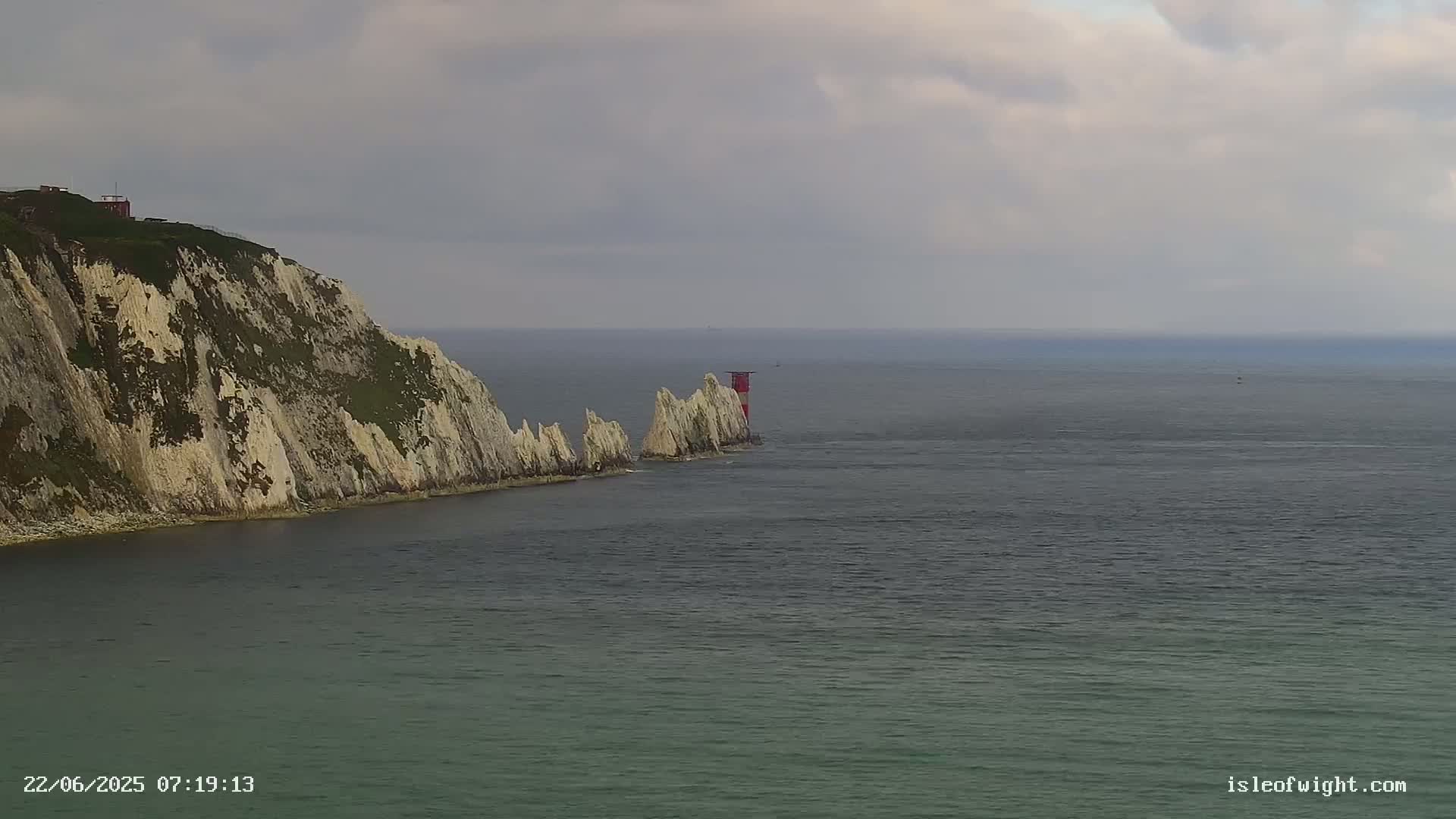 The Needles Isle of Wight & England Mainland View From Alum Bay Live Cam - Totland, Isle of Wight, South East, England, United Kingdom
