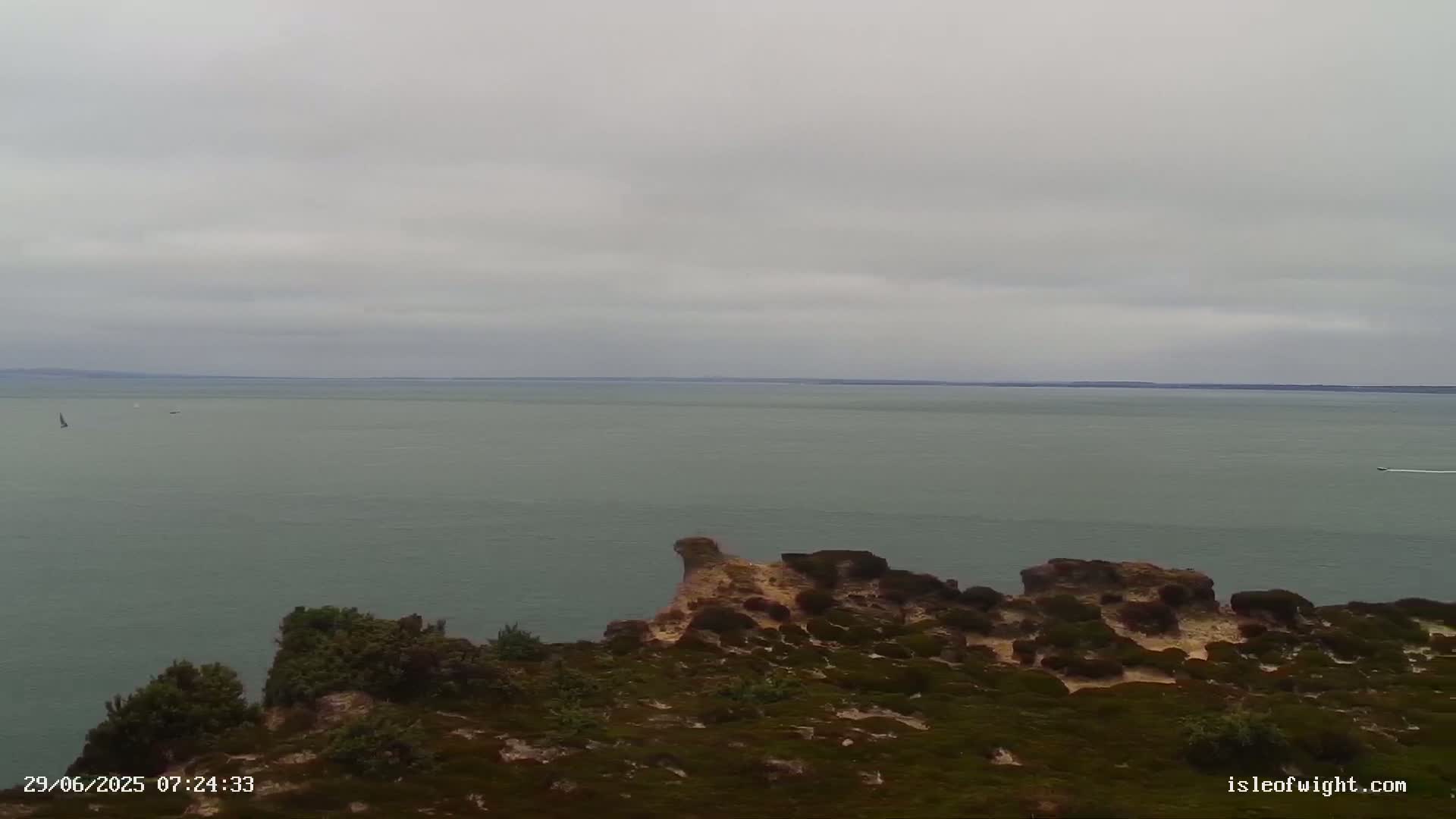 The Needles Isle of Wight & England Mainland View From Alum Bay Live Cam - Totland, Isle of Wight, South East, England, United Kingdom