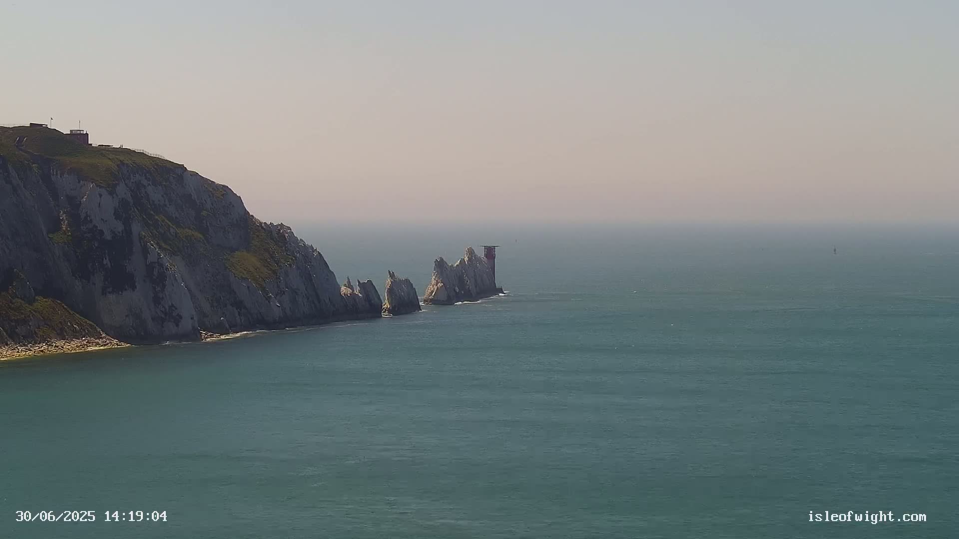 The Needles Isle of Wight & England Mainland View From Alum Bay Live Cam - Totland, Isle of Wight, South East, England, United Kingdom