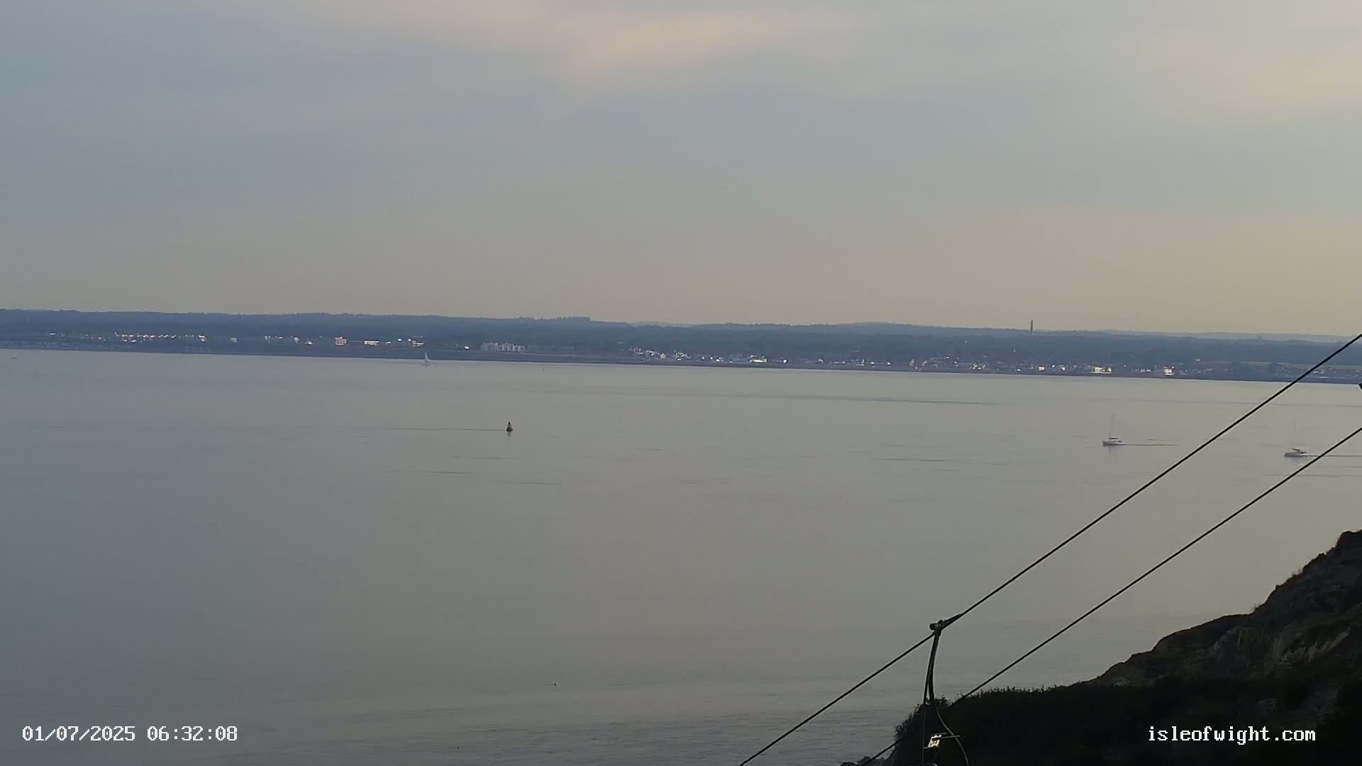 The Needles Isle of Wight & England Mainland View From Alum Bay Live Cam - Totland, Isle of Wight, South East, England, United Kingdom