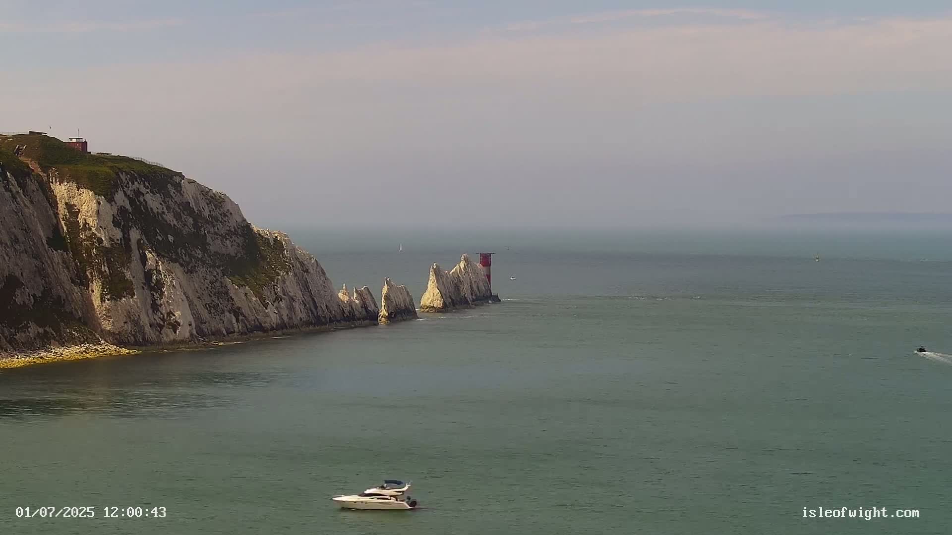 The Needles Isle of Wight & England Mainland View From Alum Bay Live Cam - Totland, Isle of Wight, South East, England, United Kingdom