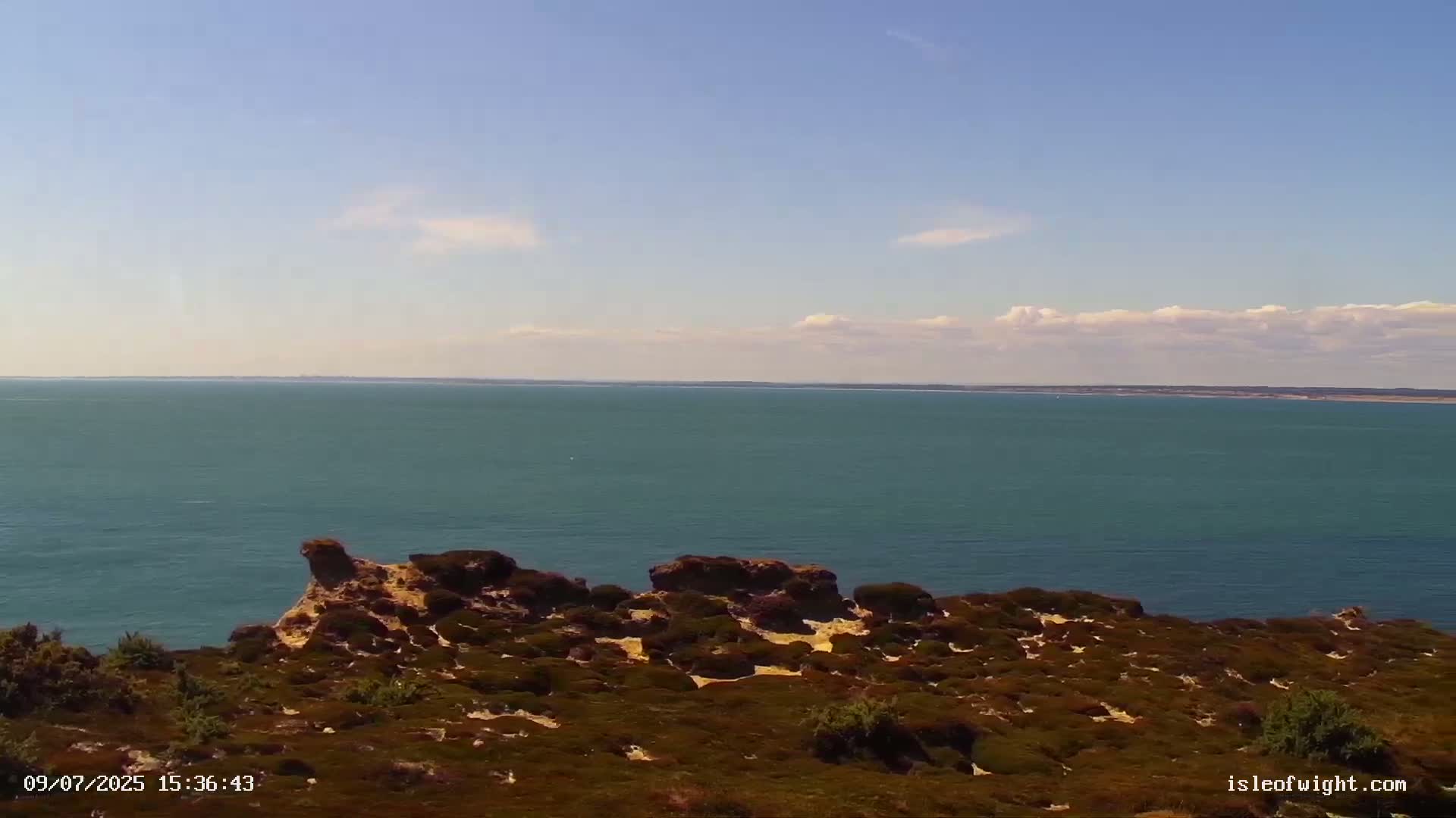 The Needles Isle of Wight & England Mainland View From Alum Bay Live Cam - Totland, Isle of Wight, South East, England, United Kingdom