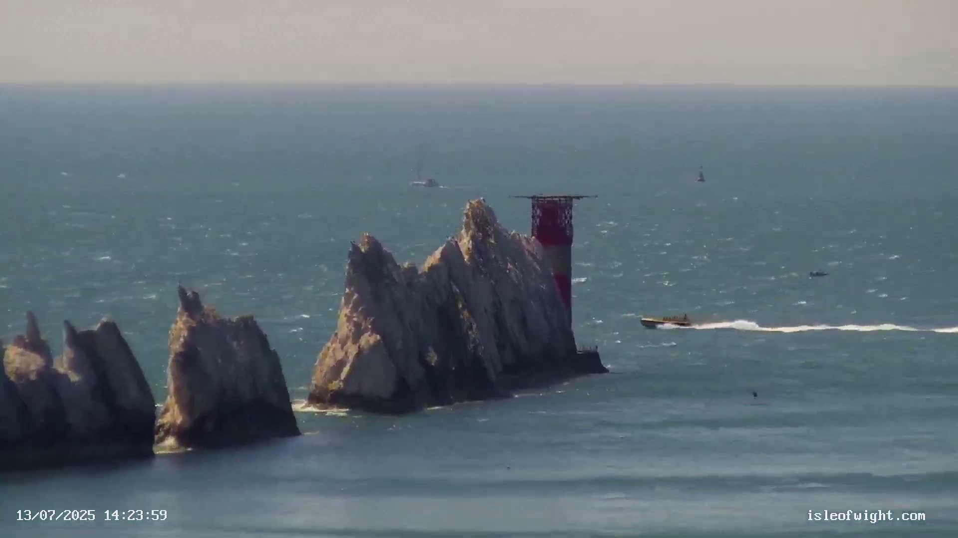 The Needles Isle of Wight & England Mainland View From Alum Bay Live Cam - Totland, Isle of Wight, South East, England, United Kingdom