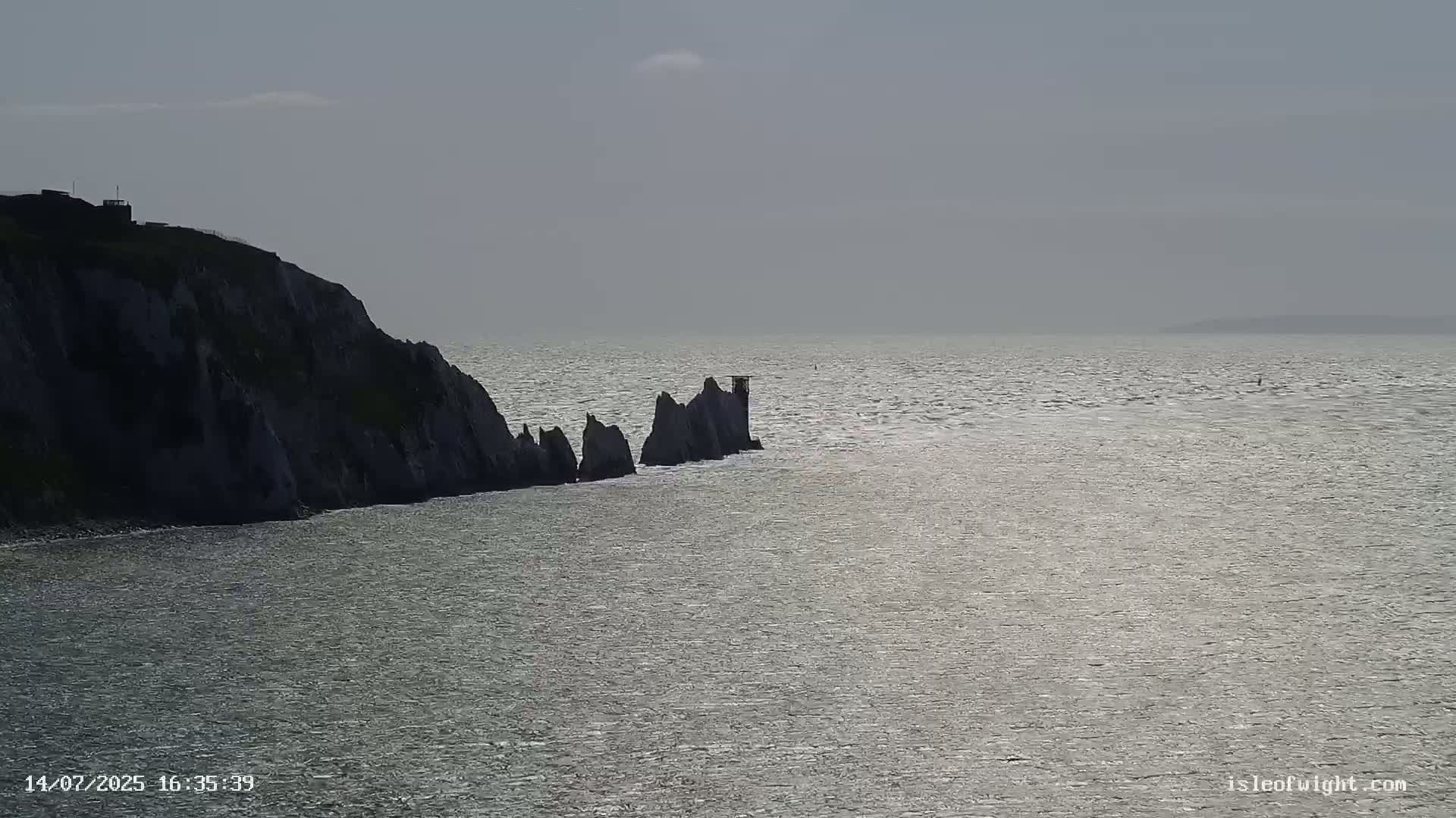 The Needles Isle of Wight & England Mainland View From Alum Bay Live Cam - Totland, Isle of Wight, South East, England, United Kingdom