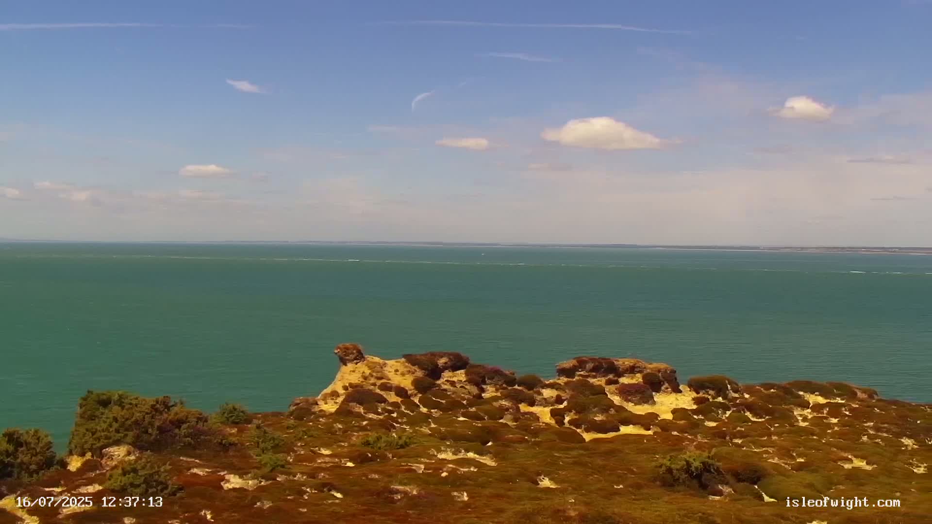 The Needles Isle of Wight & England Mainland View From Alum Bay Live Cam - Totland, Isle of Wight, South East, England, United Kingdom