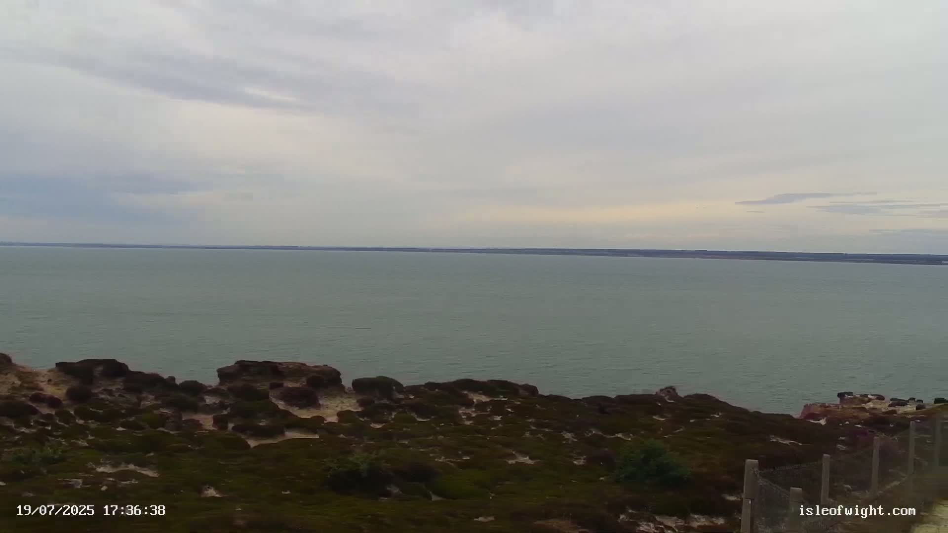 The Needles Isle of Wight & England Mainland View From Alum Bay Live Cam - Totland, Isle of Wight, South East, England, United Kingdom