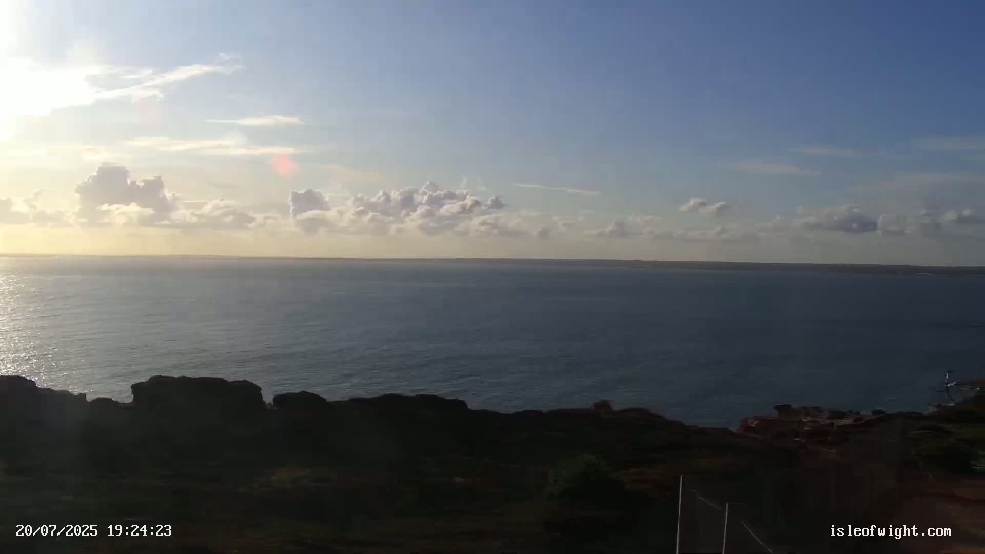 The Needles Isle of Wight & England Mainland View From Alum Bay Live Cam - Totland, Isle of Wight, South East, England, United Kingdom