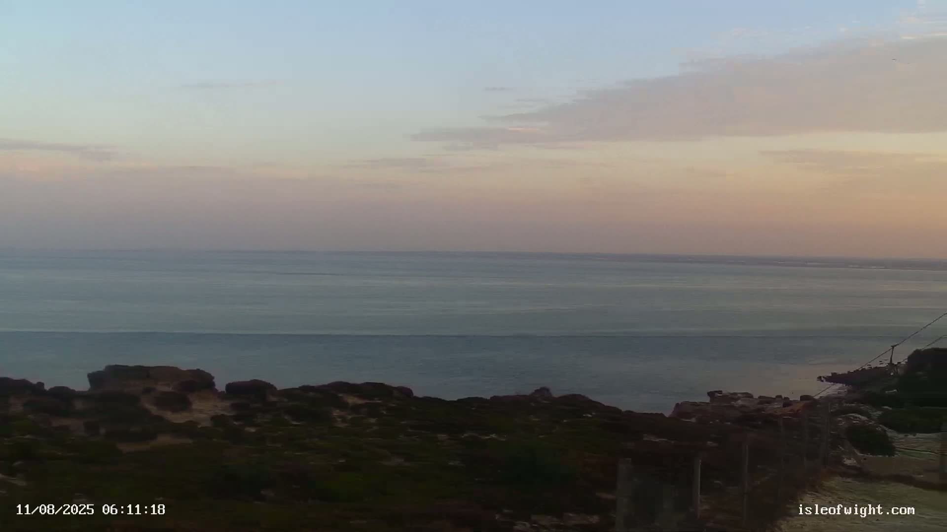 The Needles Isle of Wight & England Mainland View From Alum Bay Live Cam - Totland, Isle of Wight, South East, England, United Kingdom