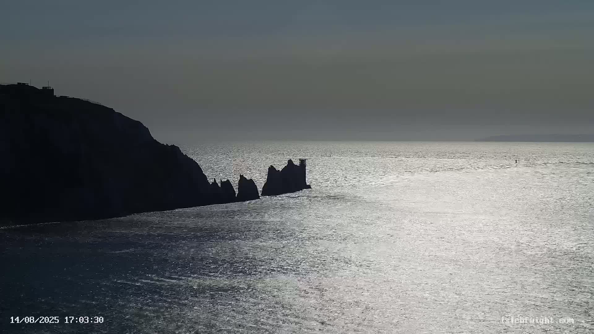 The Needles Isle of Wight & England Mainland View From Alum Bay Live Cam - Totland, Isle of Wight, South East, England, United Kingdom